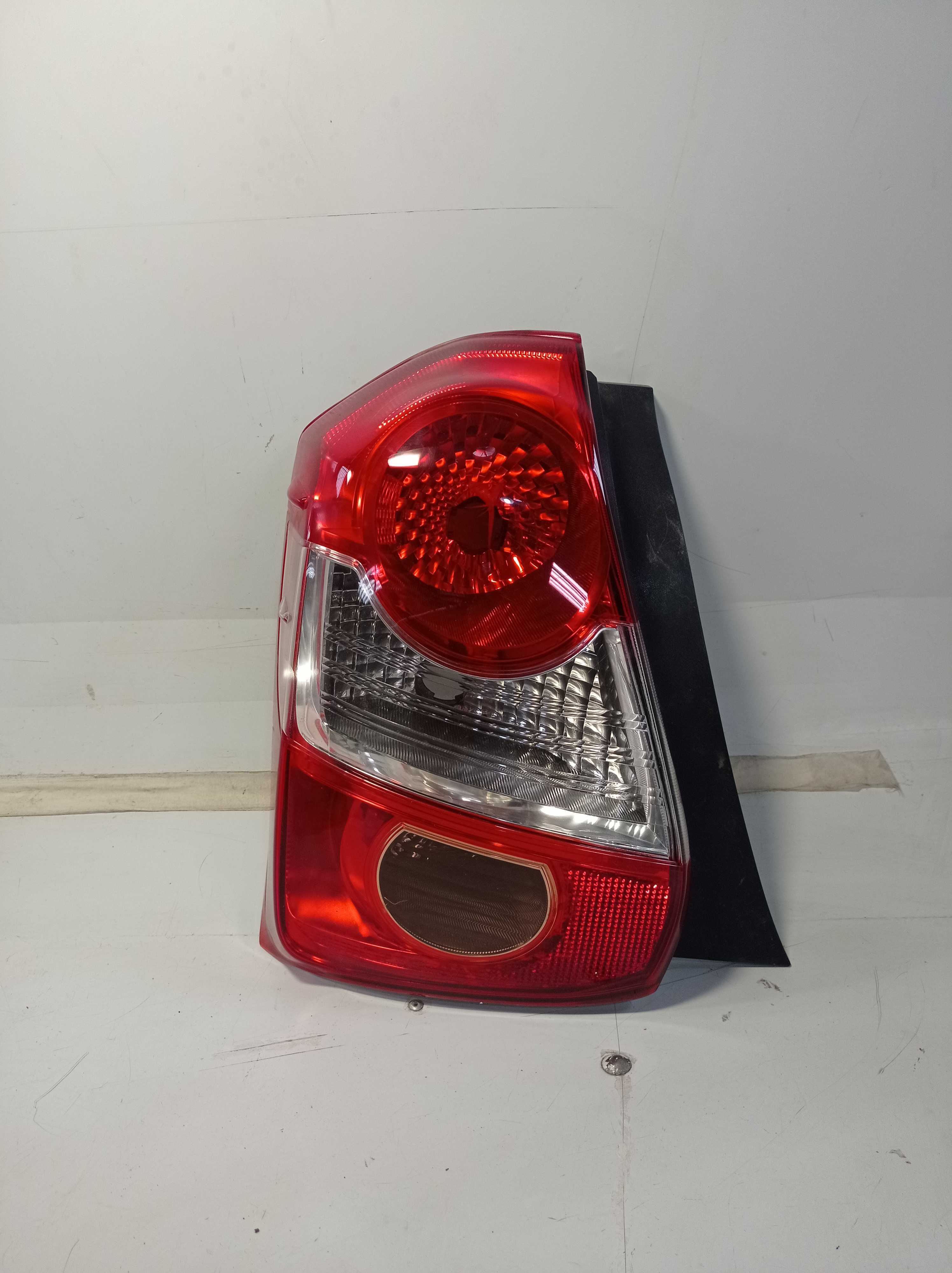 LANTERNA TRASEIRA ESQUERDA TOYOTA ETIOS HATCH 2014