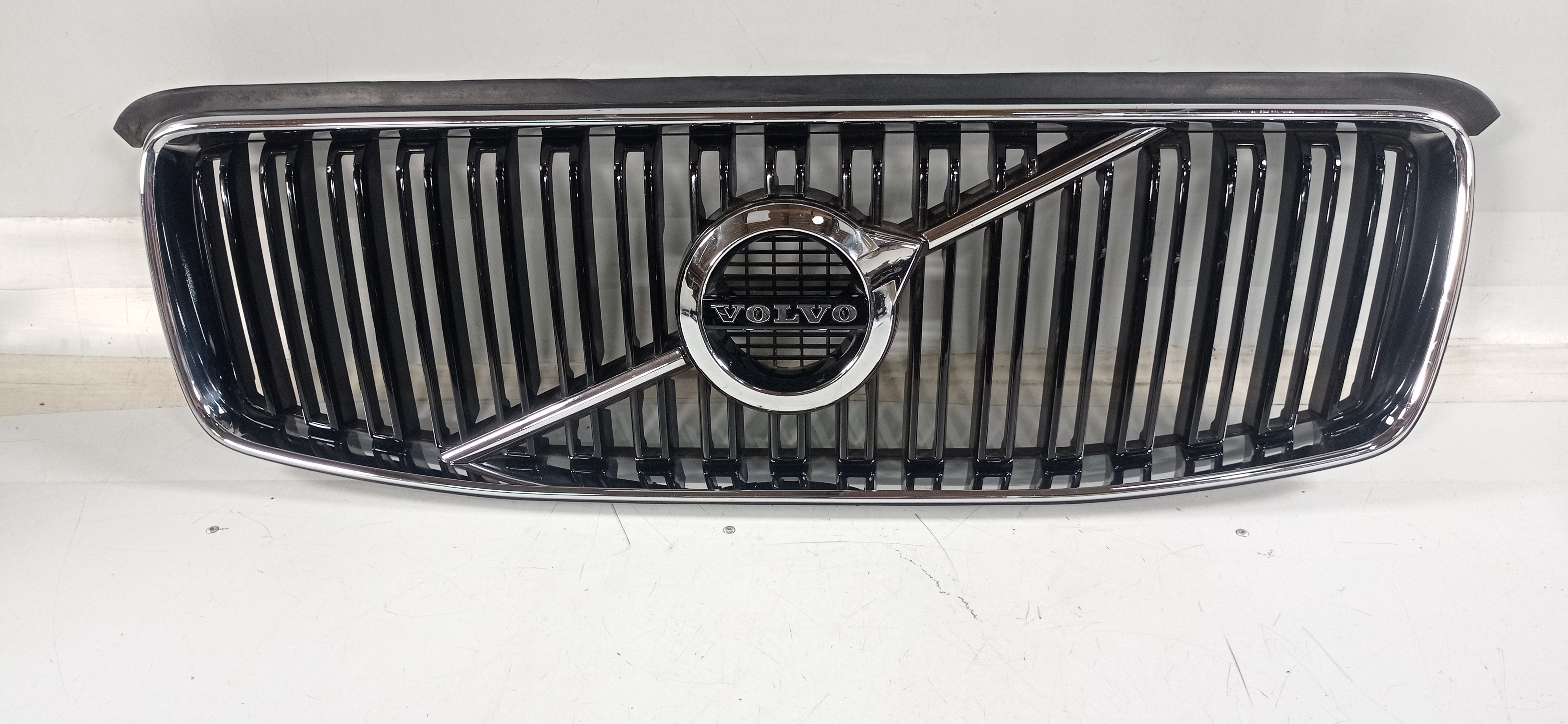 Grade Volvo Xc90 2016 A 2019 Com Detalhe 9