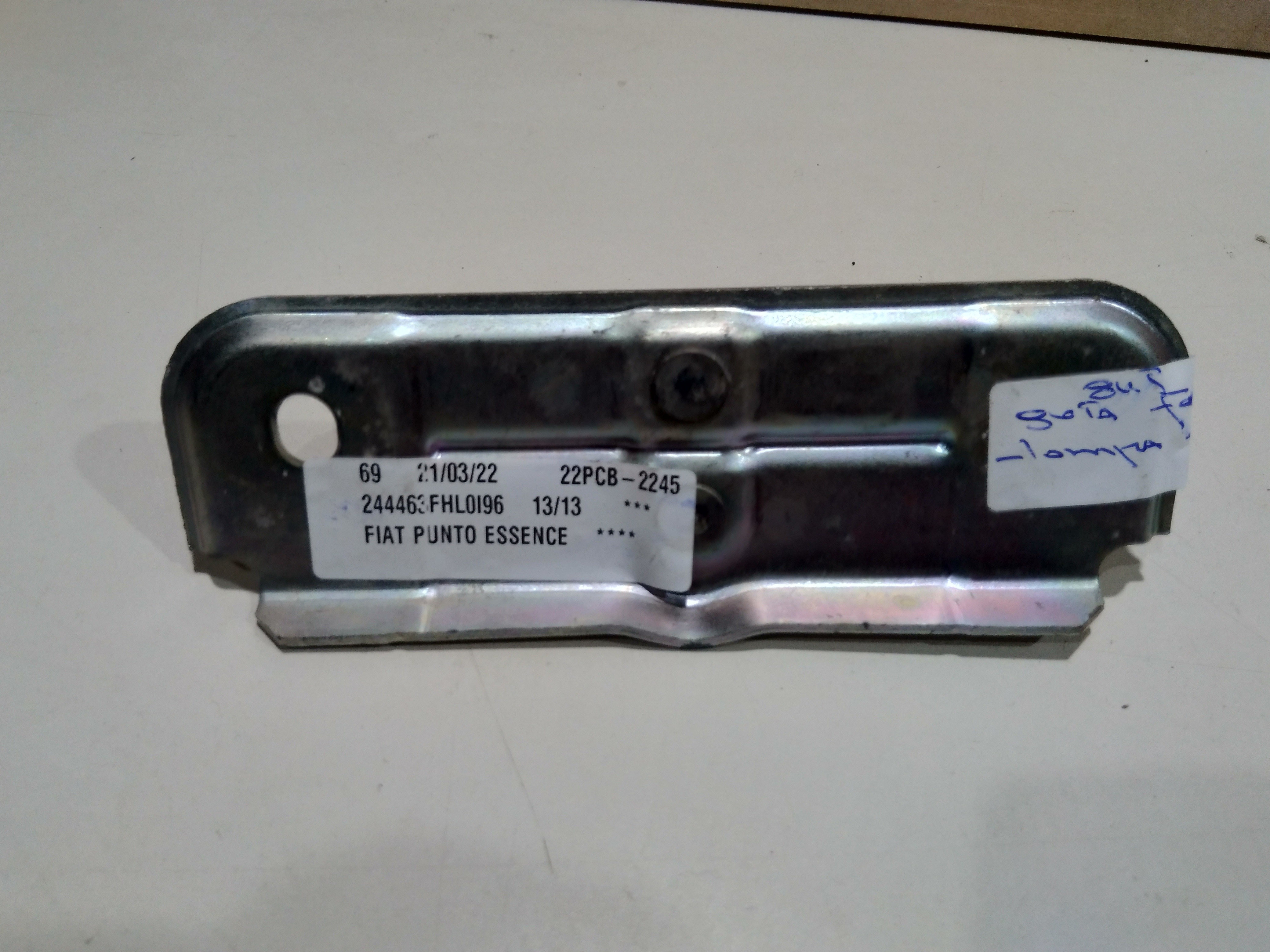BATENTE TRAVA PORTA MALAS FIAT PUNTO 2013