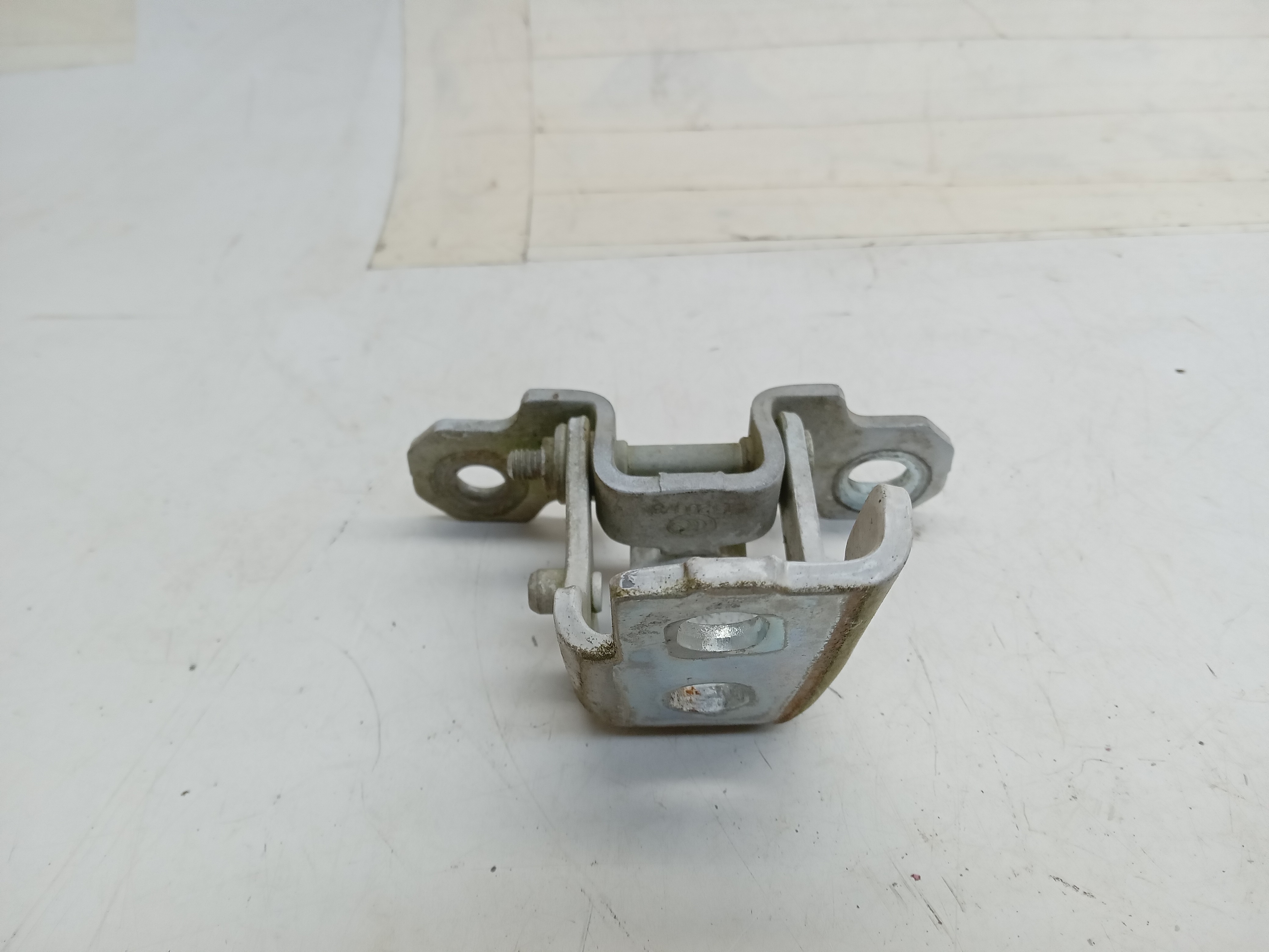 DOBRADIÇA SUPERIOR PORTA TRASEIRA LD RENAULT FLUENCE 2011 2