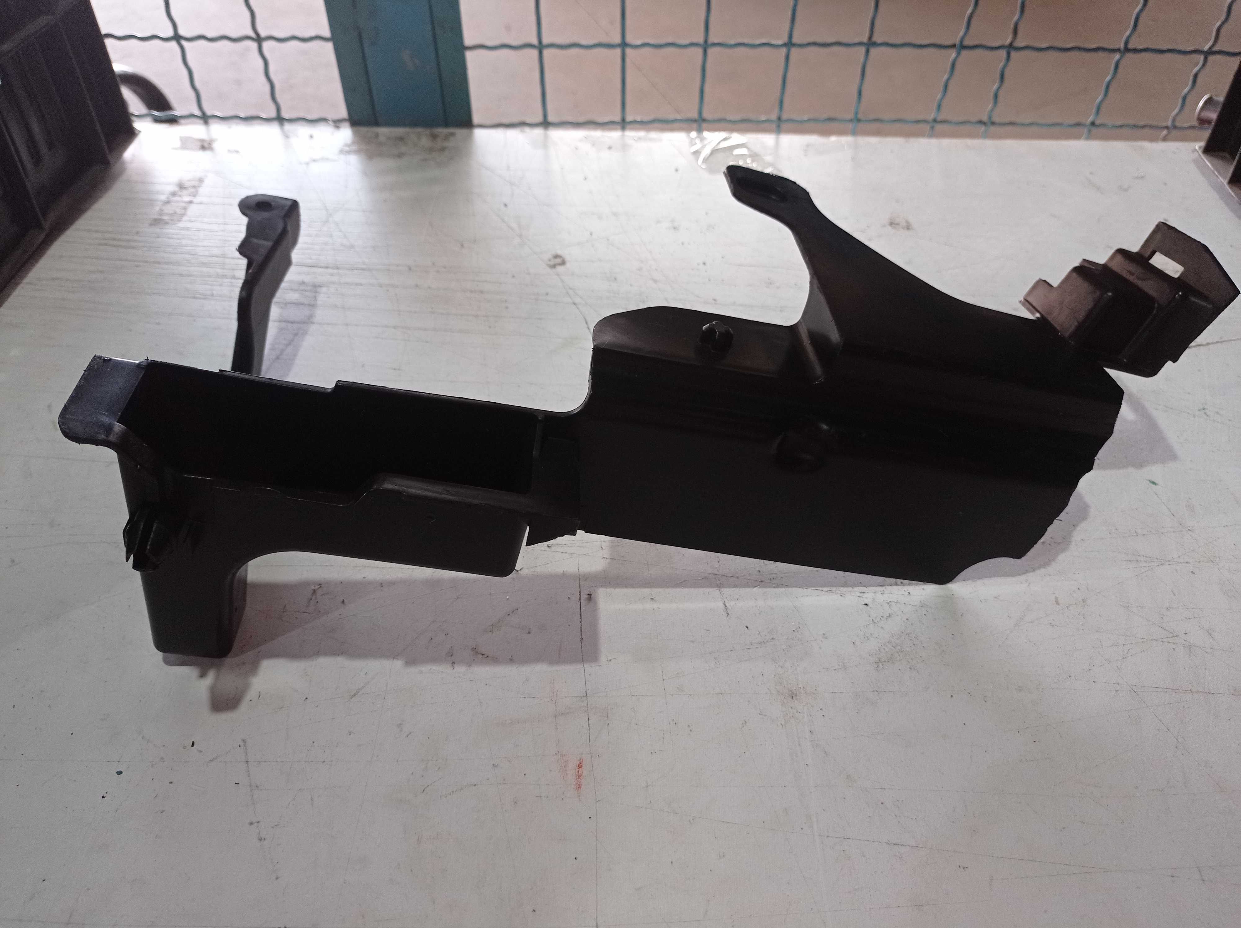DEFLETOR RADIADOR DIANTEIRO DIREITO VOLVO XC60 2009 A 2014 2