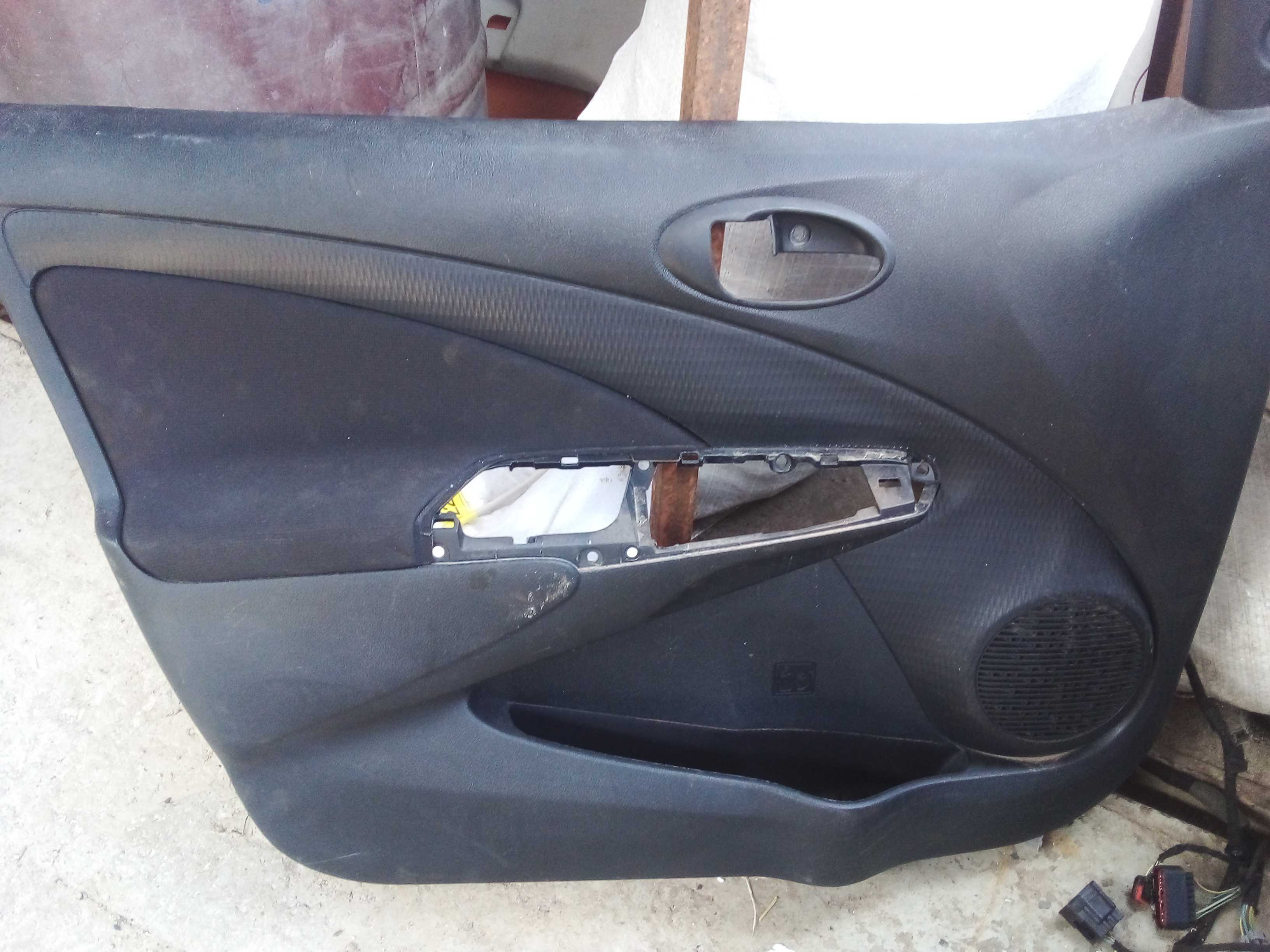 FORRO PORTA DIANTEIRO ESQUERDO ETIOS 2018 676130D430