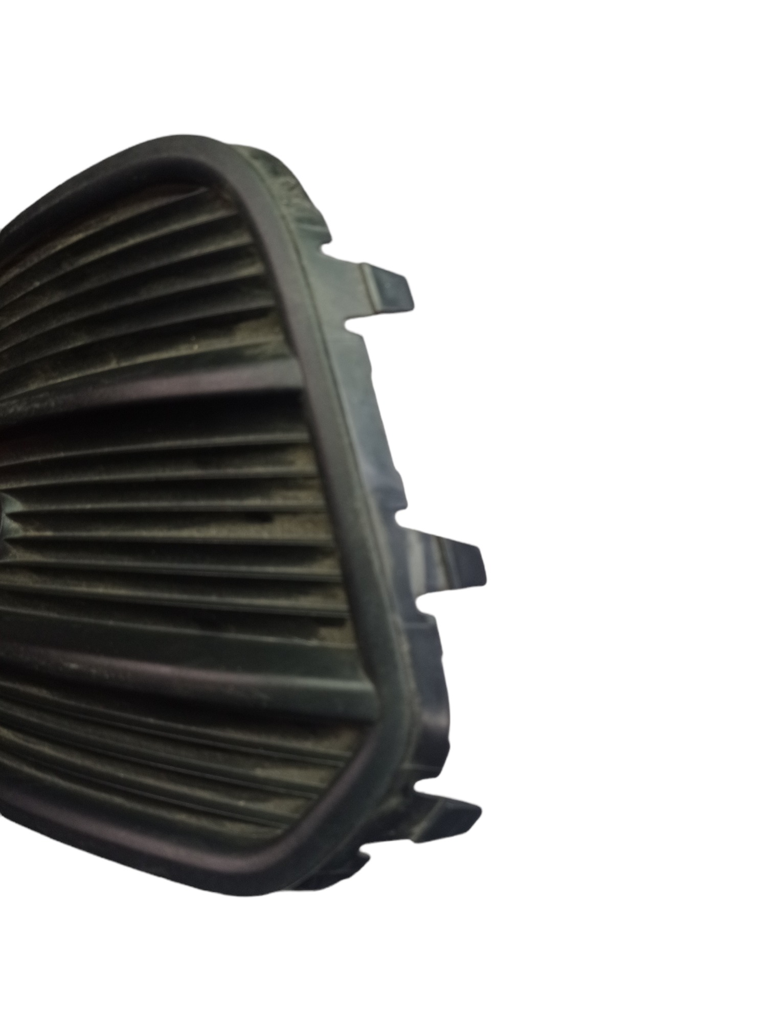 Grade Farol De Milha Esq Audi Q3 16 19 Com Furo 8u0807681q 3