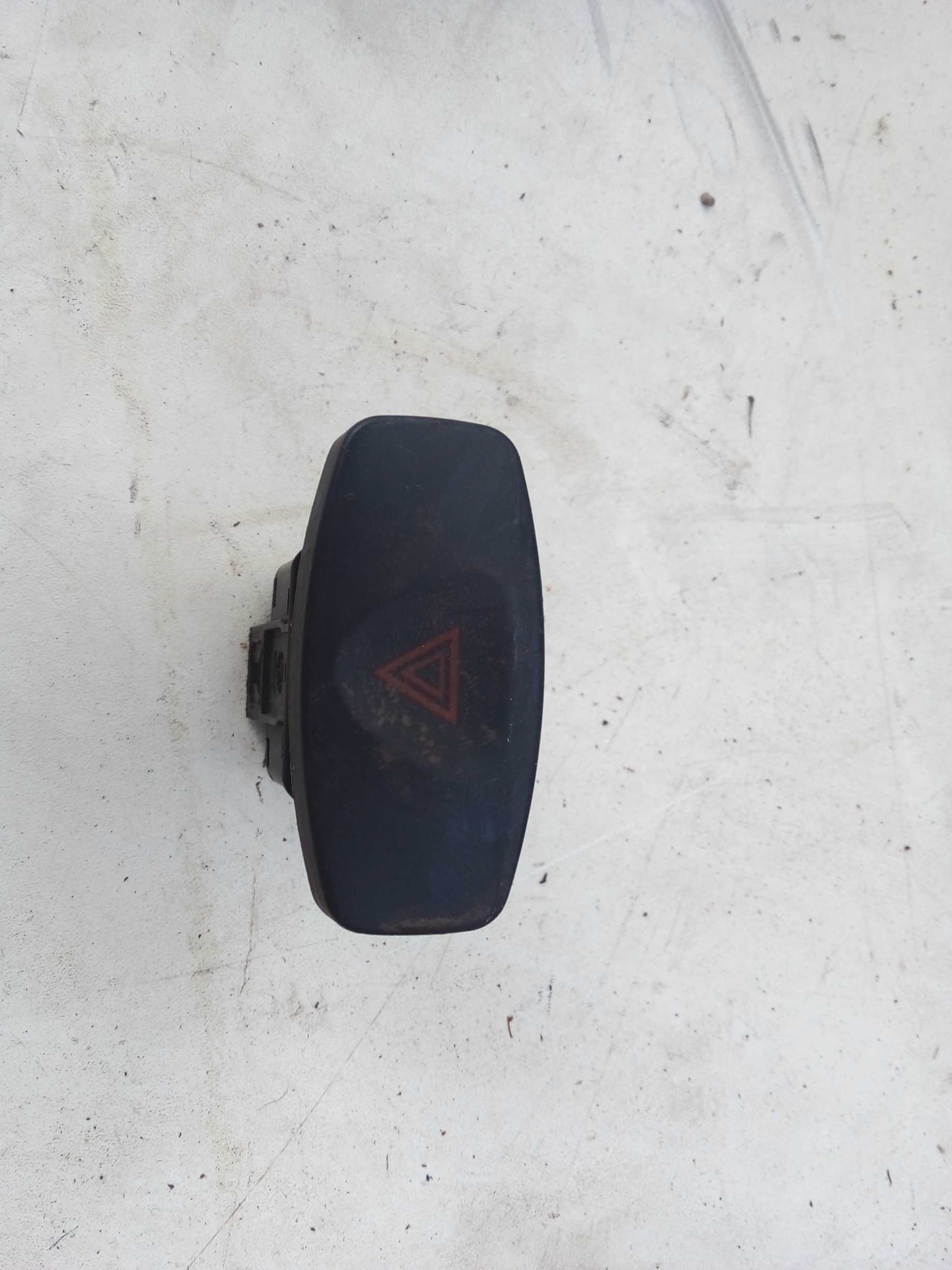 BOTAO ALERTA DUSTER OROCH 2017 1