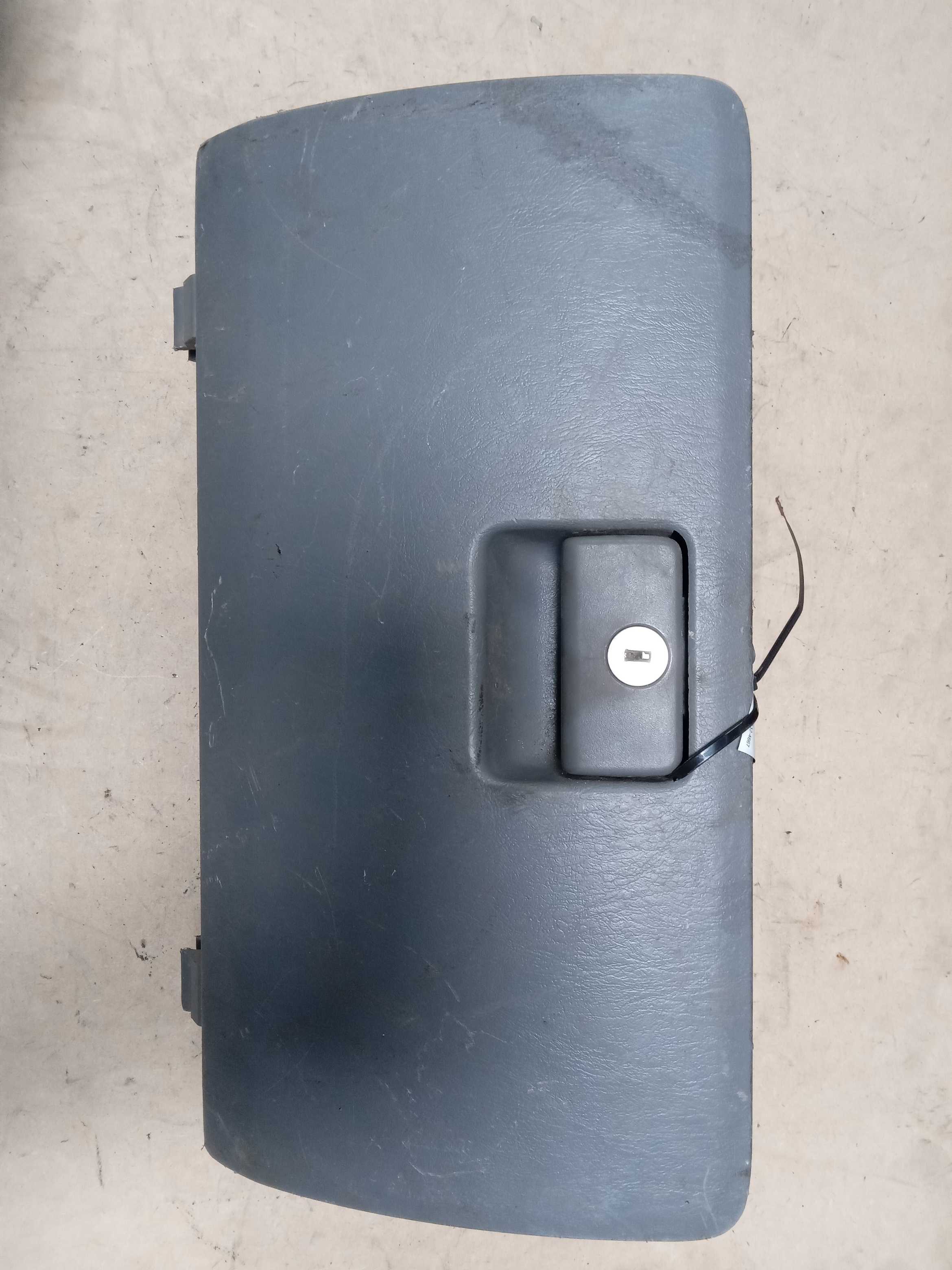 PORTA LUVAS TOYOTA HILUX 2005 1