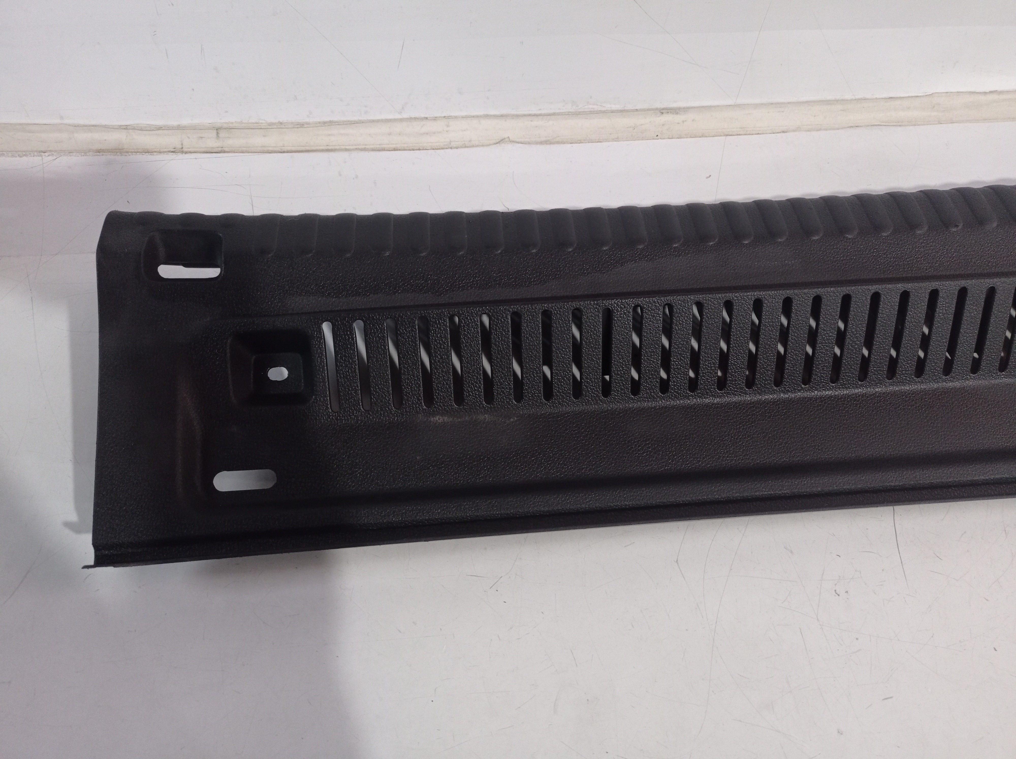 Moldura Soleira Porta Malas Volkswagen Tiguan 2010 A 2013 3