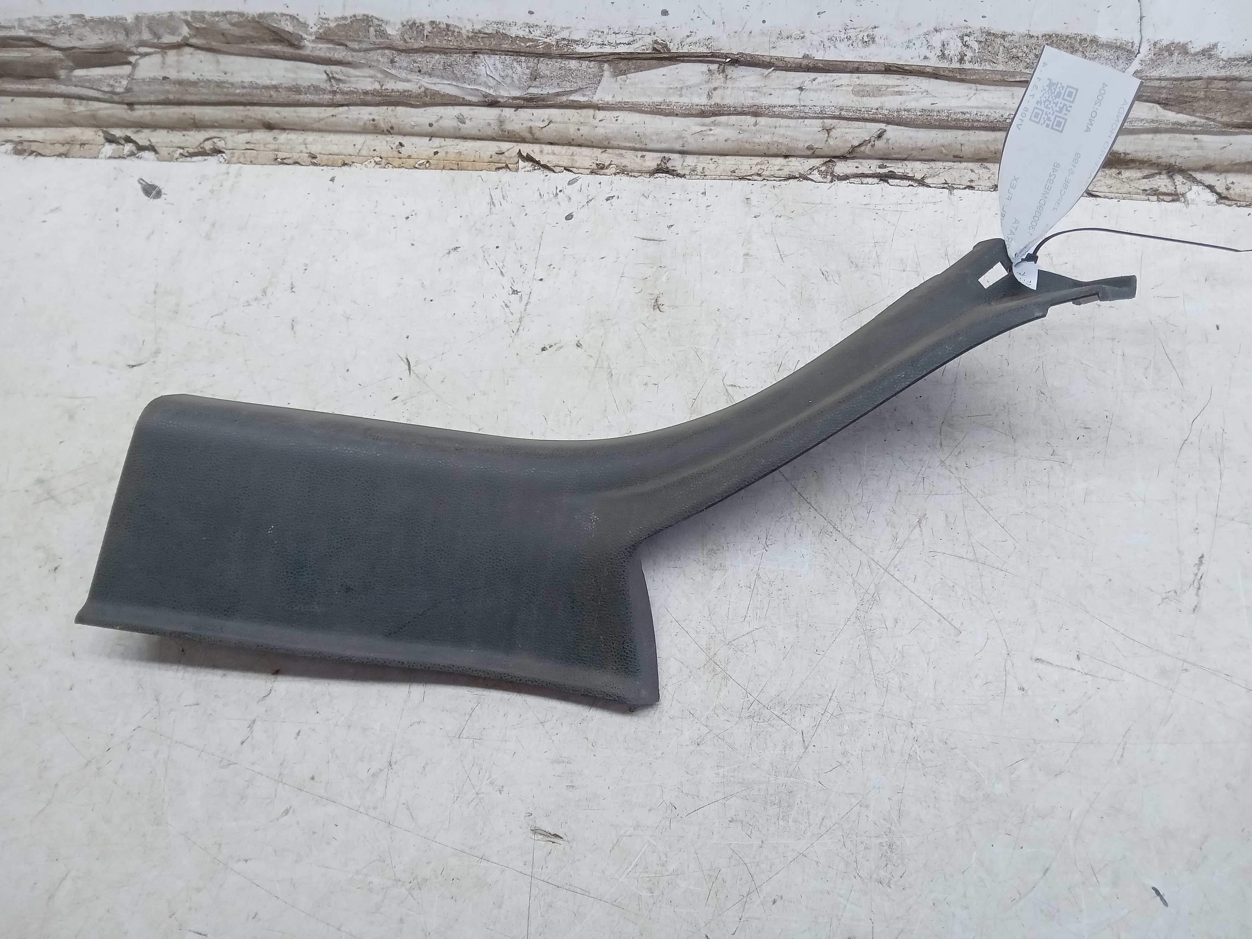 ACABAMENTO SOLEIRA TRASEIRA LD HONDA FIT 2004