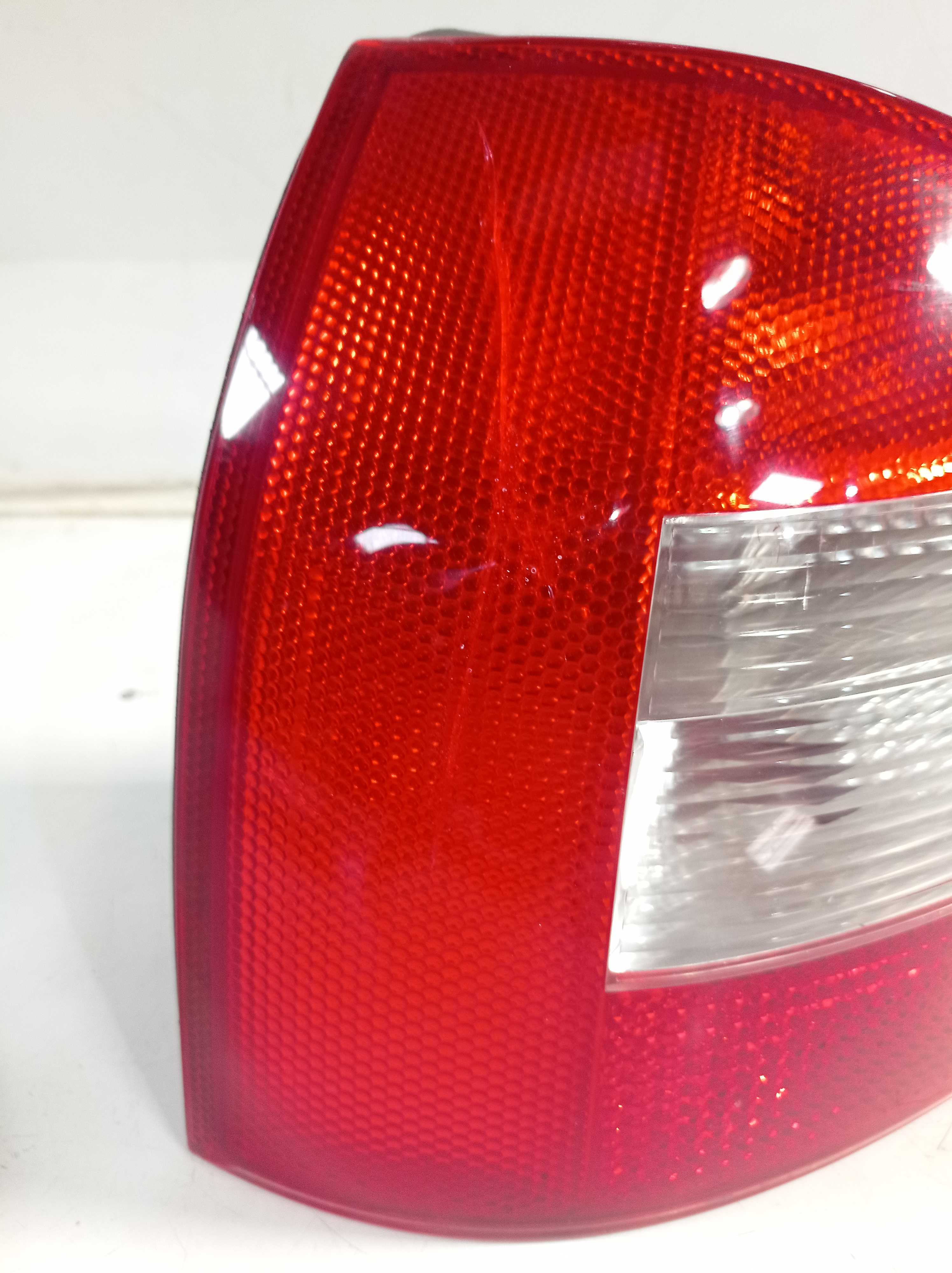 Lanterna tras esquerda Audi A3 2005 recuperada 2