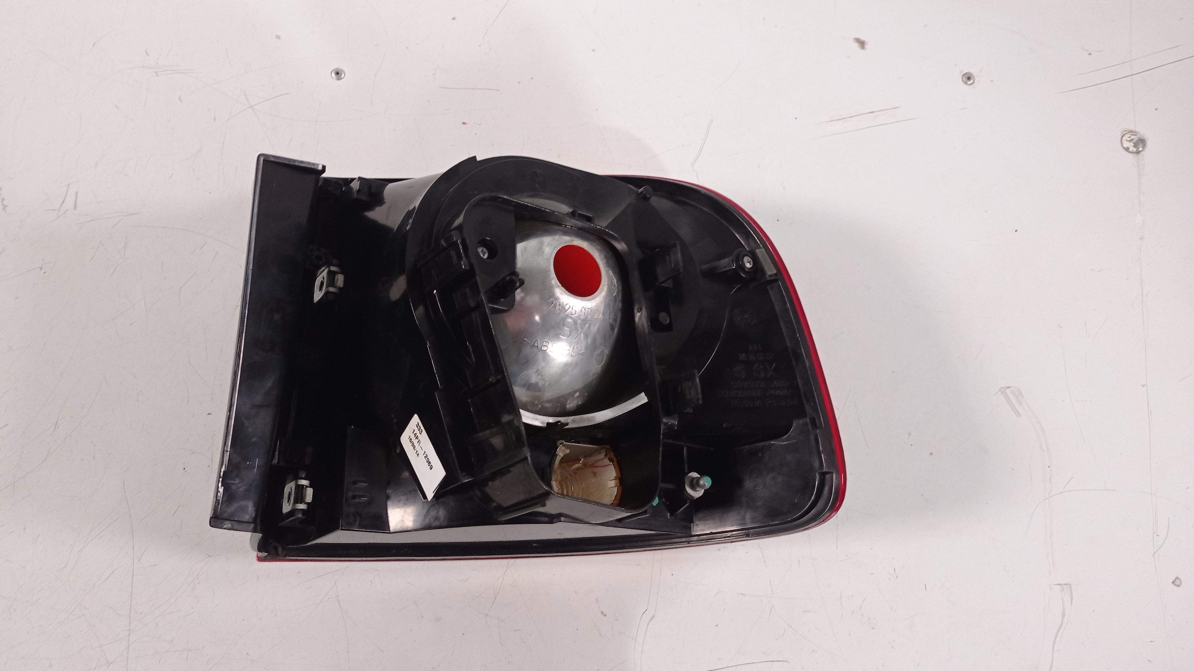 Lanterna Traseira Esquerda Vw Touareg 2007 A 2009 Recuperada 10