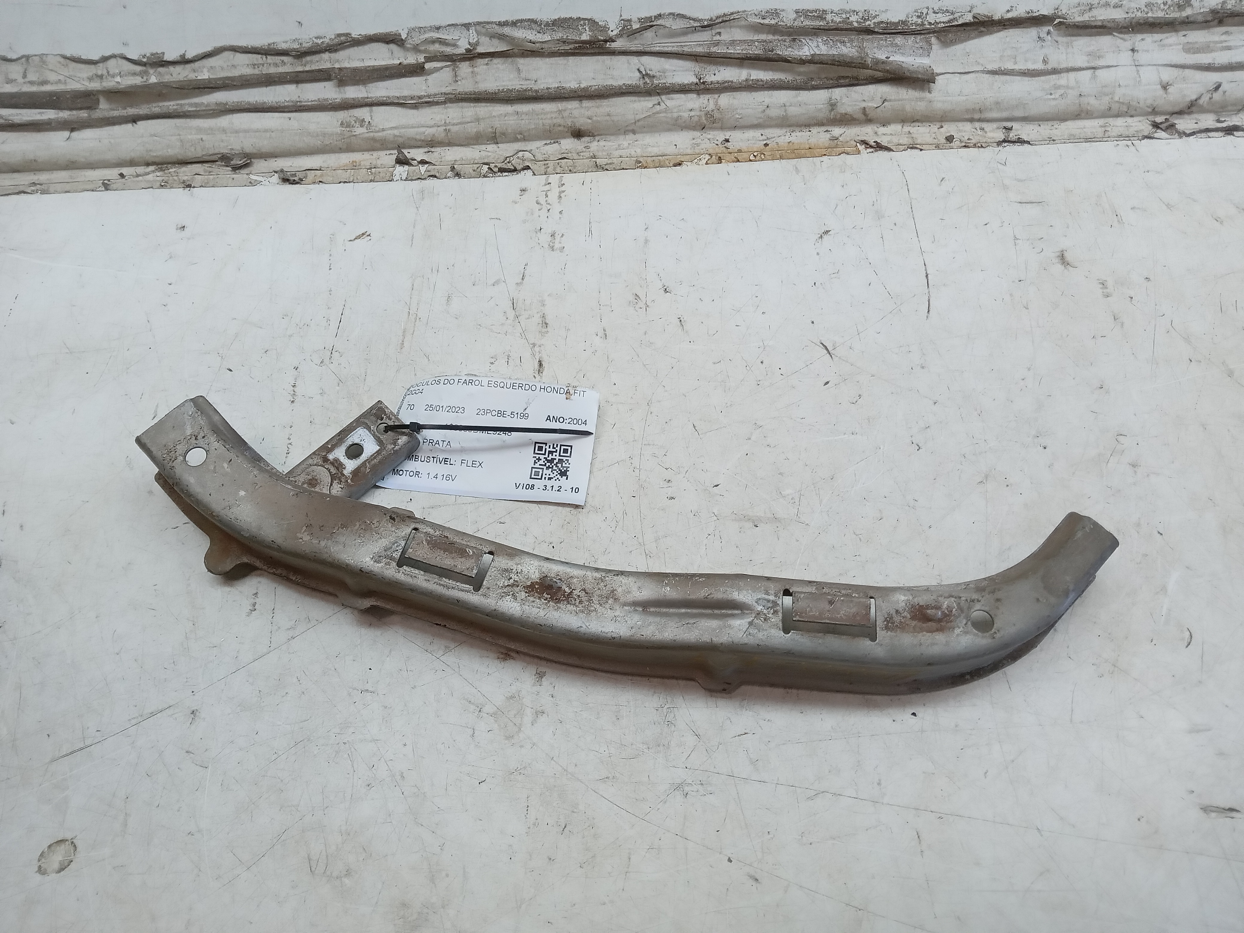 SUPORTE GUIA FAROL LE HONDA FIT 2004 1