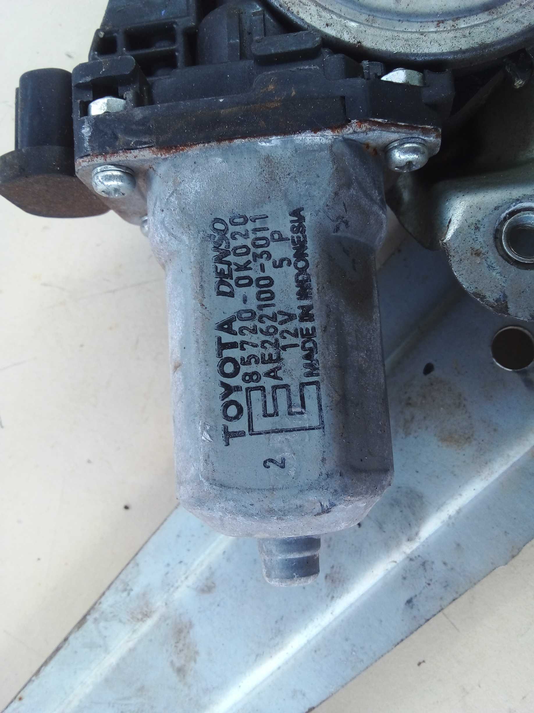 MAQUINA VIDRO TRÁS DIREITO HILUX 2009 857209K020 2