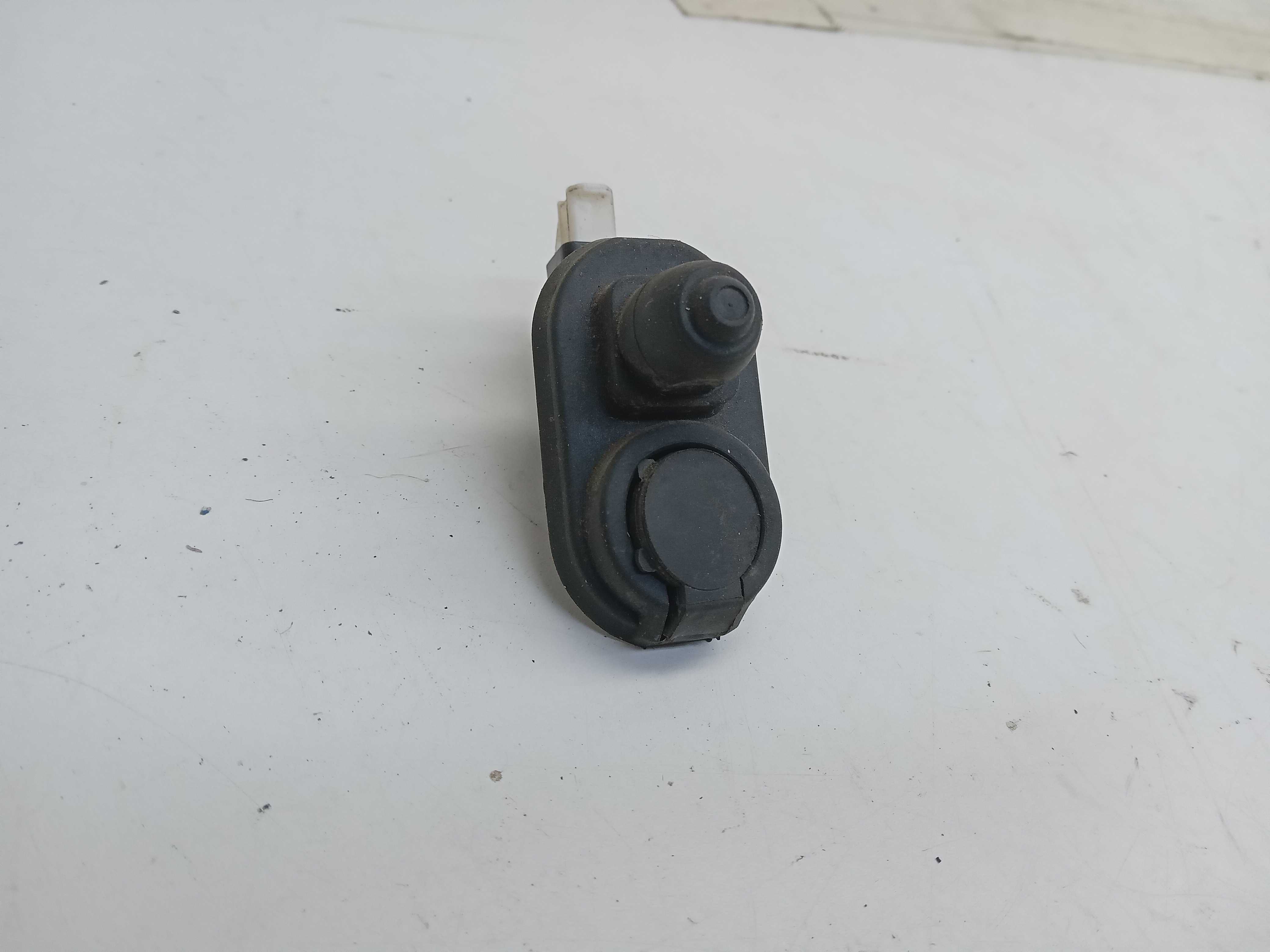 INTERRUPTOR LUZ  PORTA DIANTEIRA DIREITA Honda Fit 2005