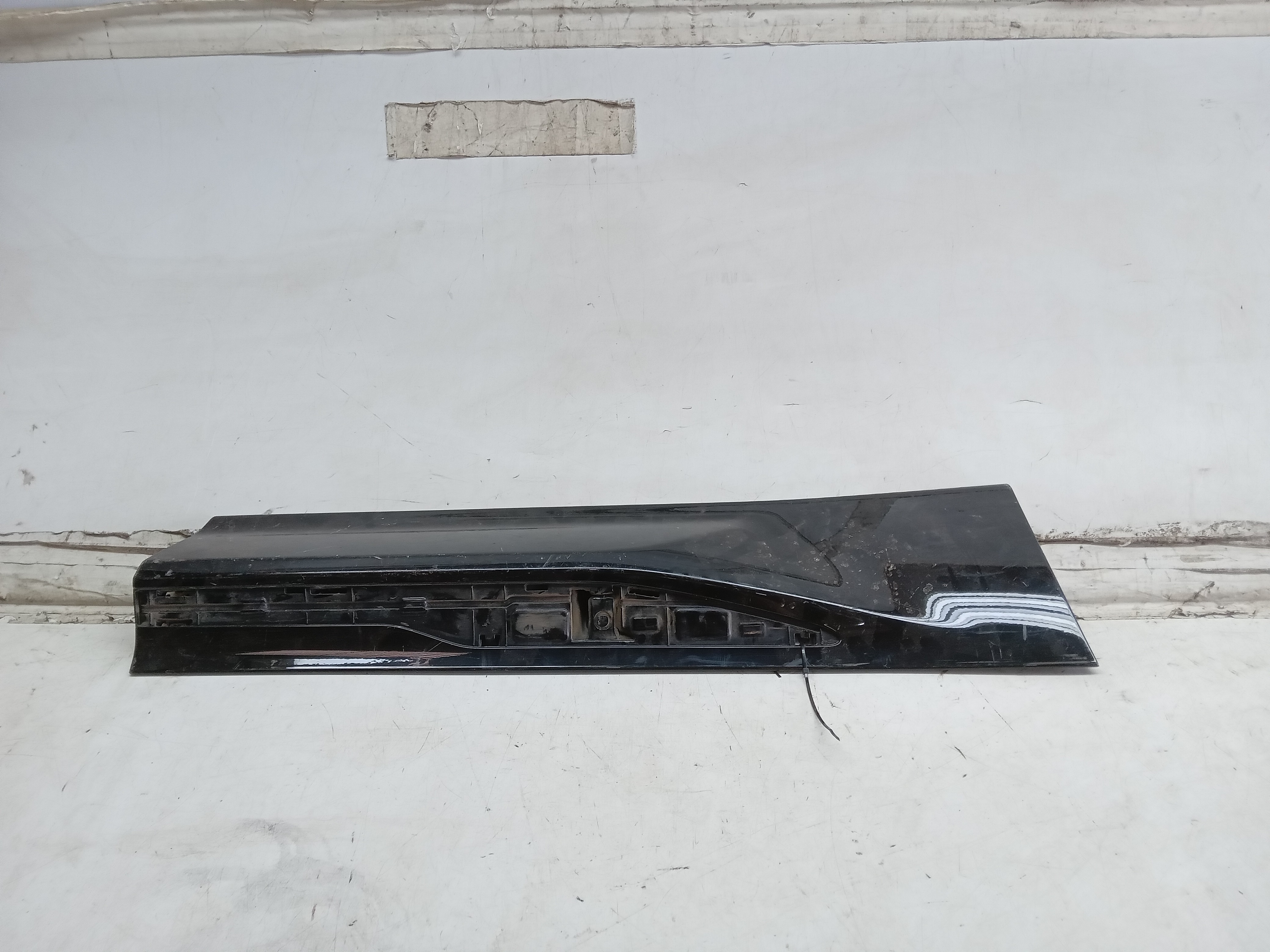 MOLDURA INFERIOR PORTA TRAS LD VOLVO XC60 2020