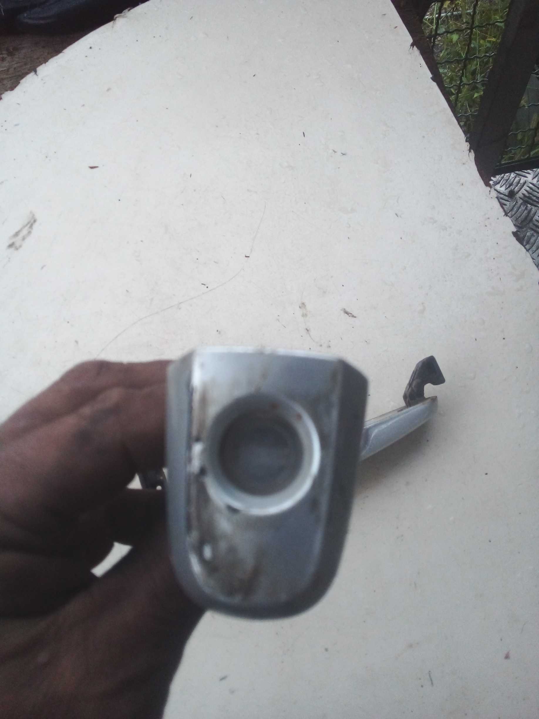 MAÇANETA EXT DIANTEIRA ESQUERDA COM MIOLO HILUX 2010 1