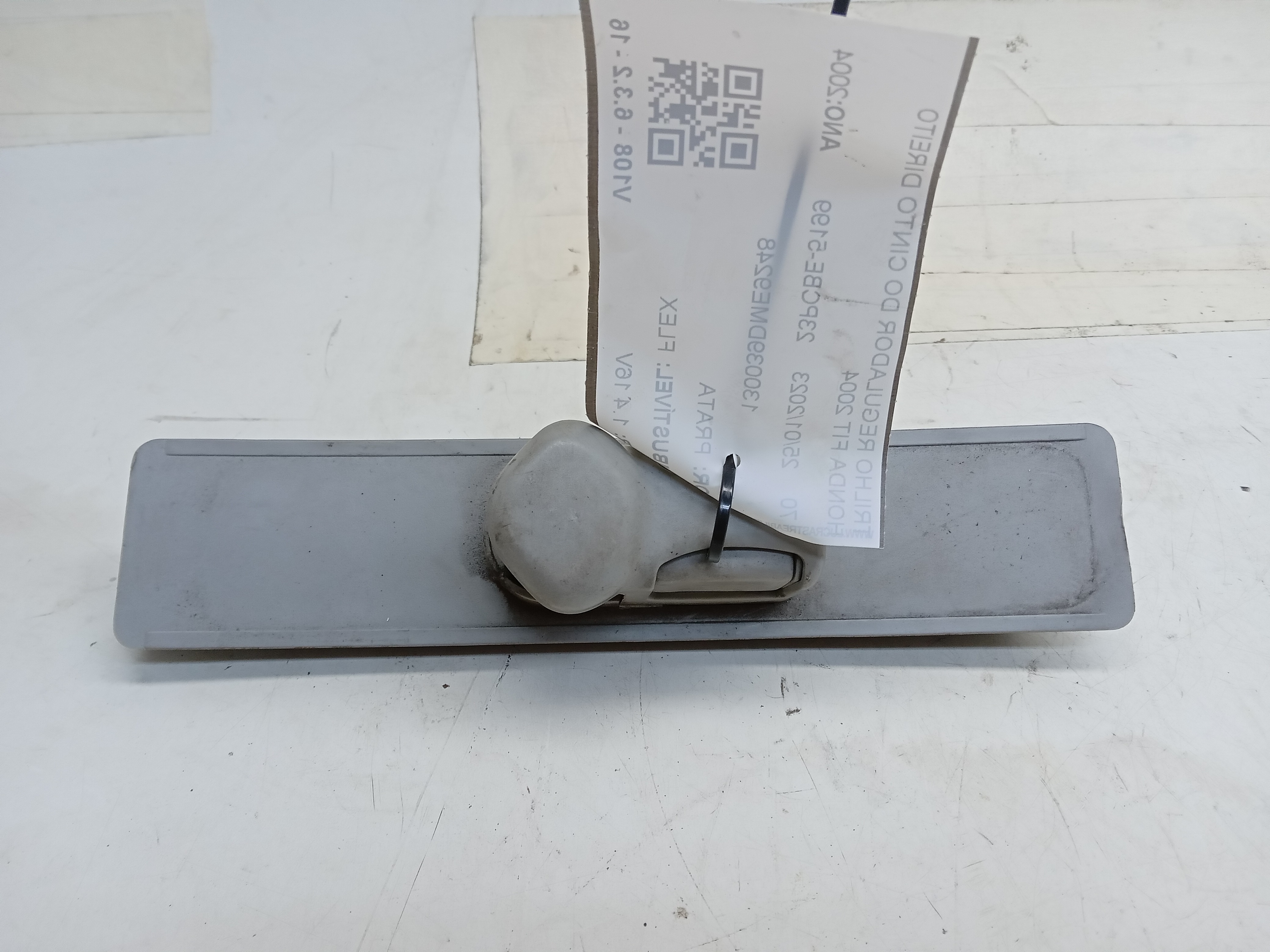 TRILHO REGULADOR DO CINTO DIREITO HONDA FIT 2004