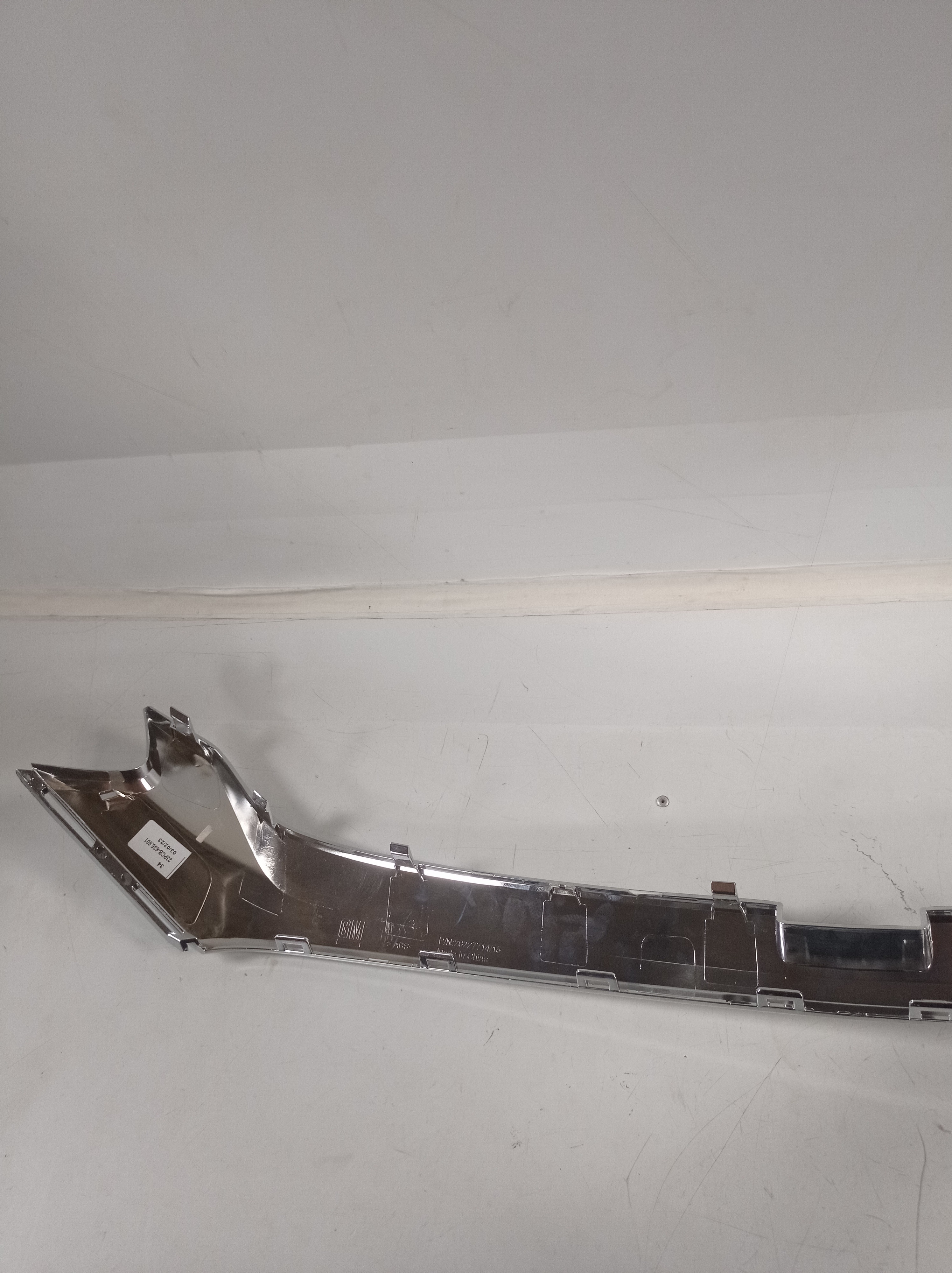 Moldura Cromada Grade Radiador Gm Tracker 2021 A 2024 10
