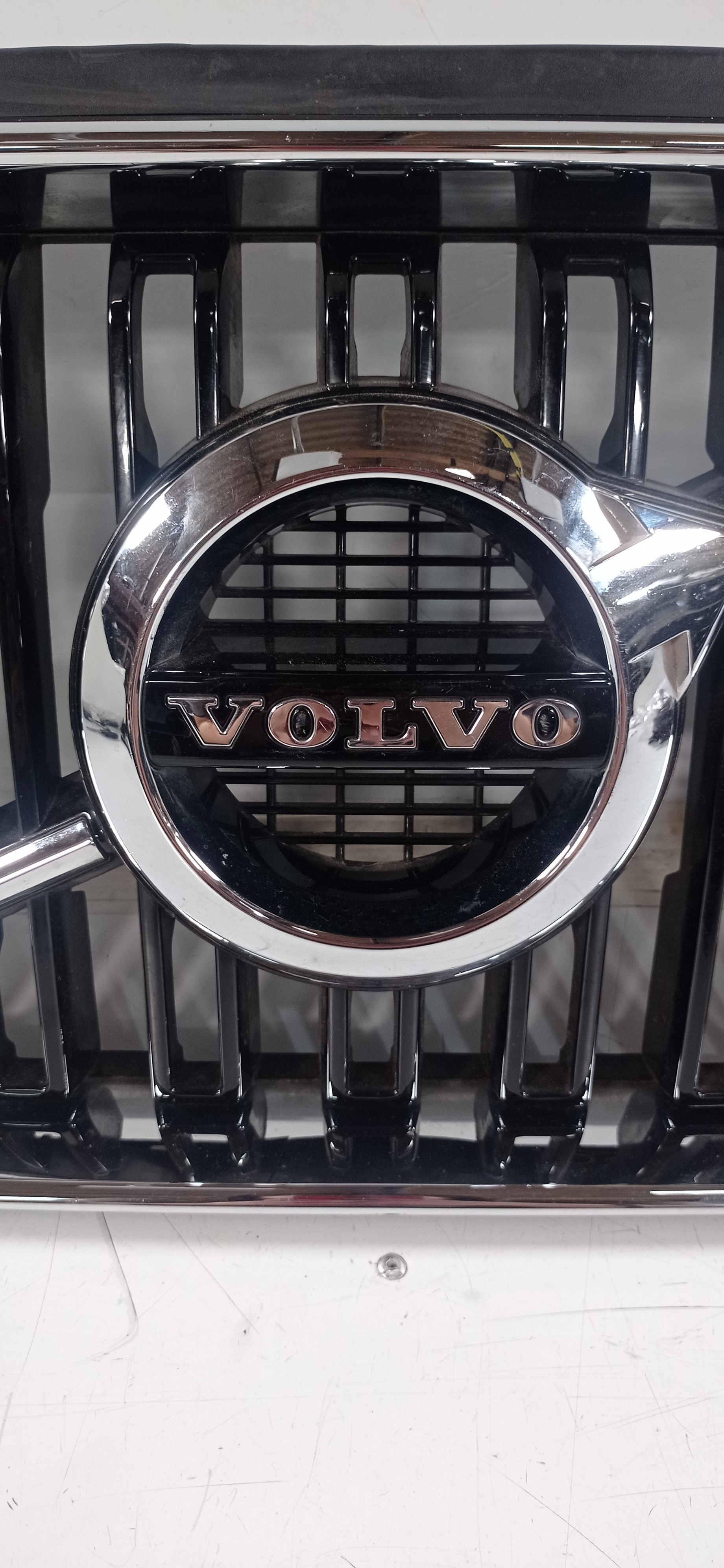 Grade Volvo Xc90 2016 A 2019 Com Detalhe 4