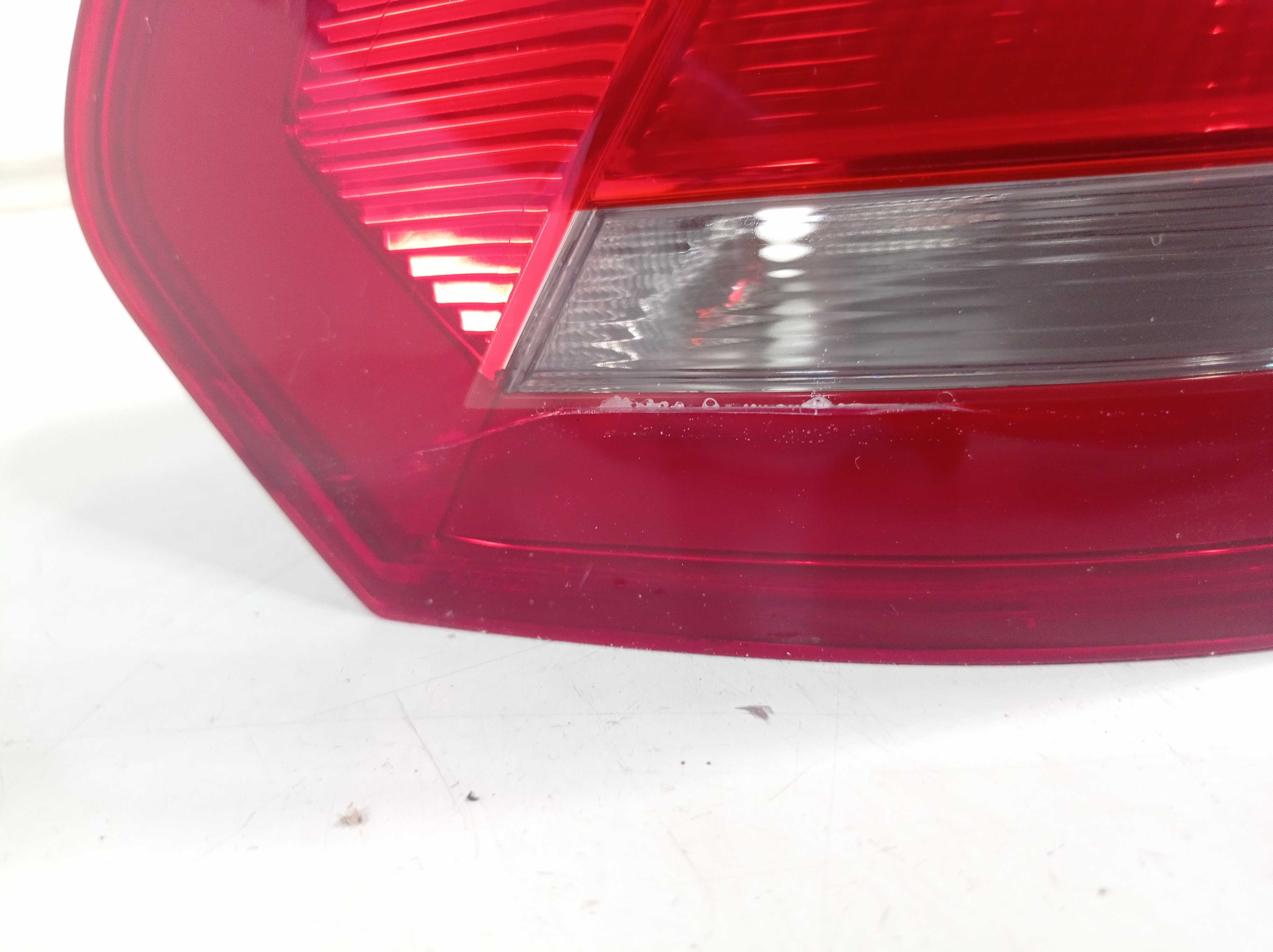 Lanterna traseira esquerda vw Fox 2016 recuperada 3