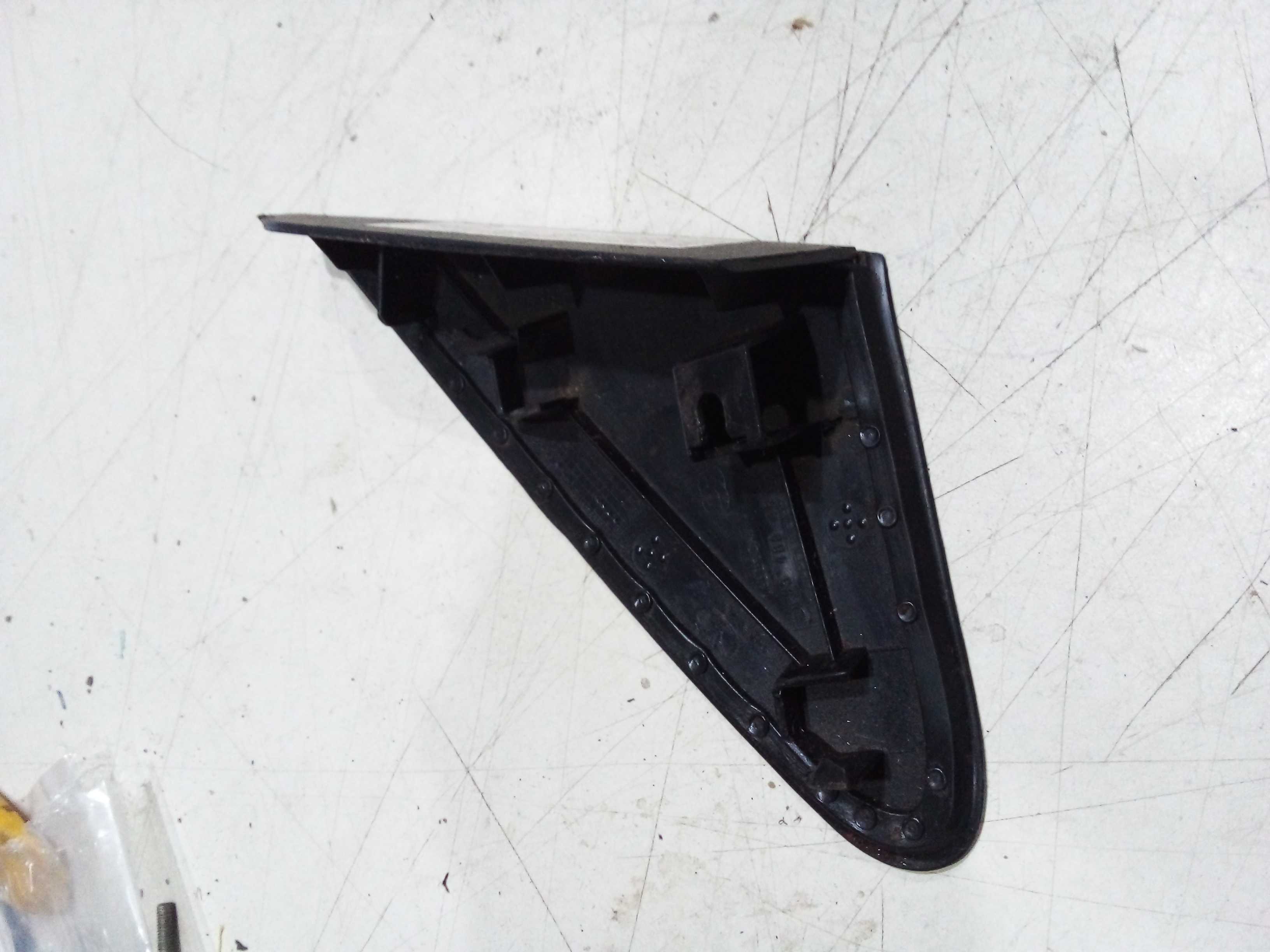 MOLDURA PARALAMA DIREITO CRUZE 2012 95486484 2