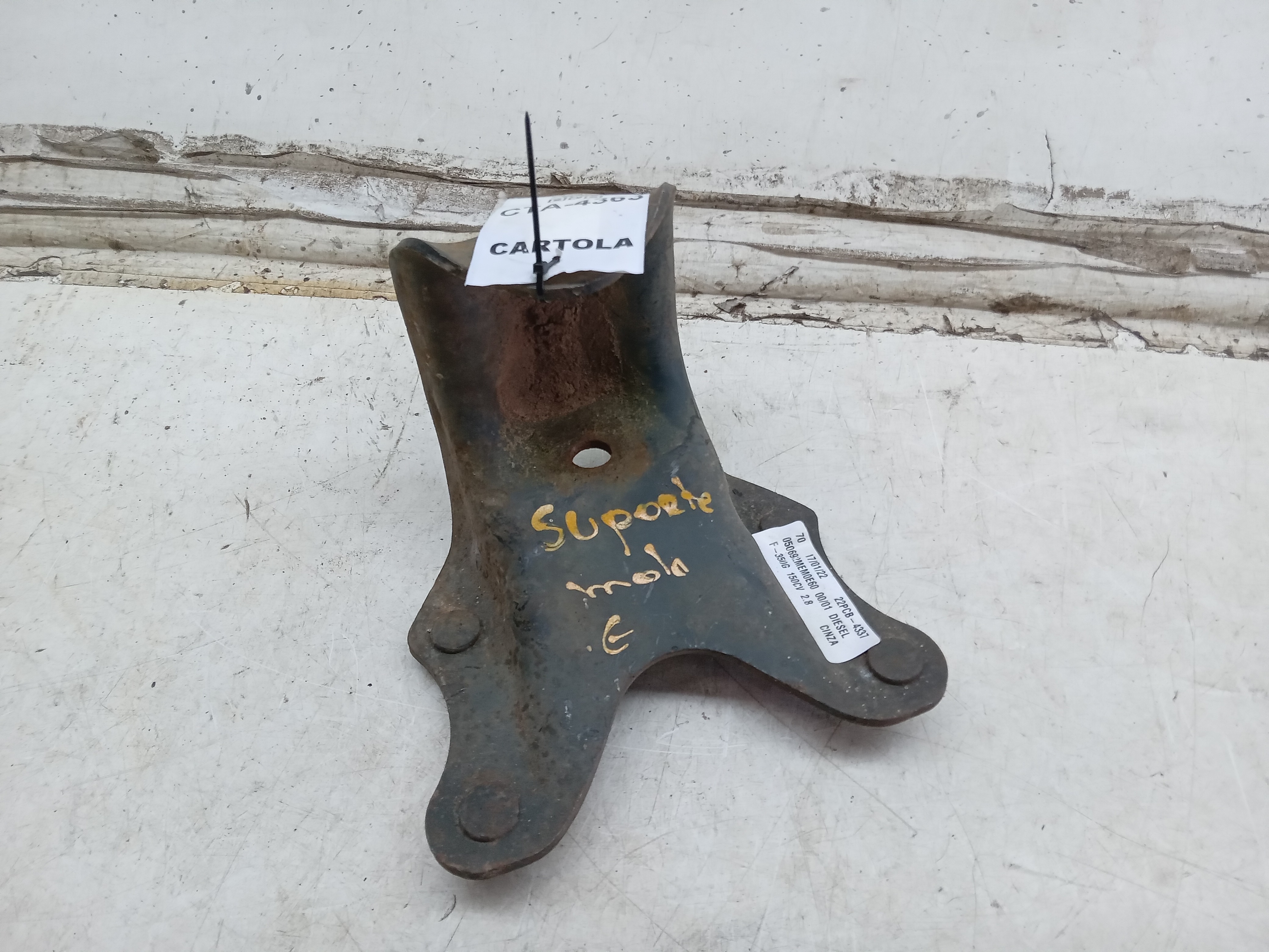 SUPORTE FEIXE MOLA FORD F350 2001