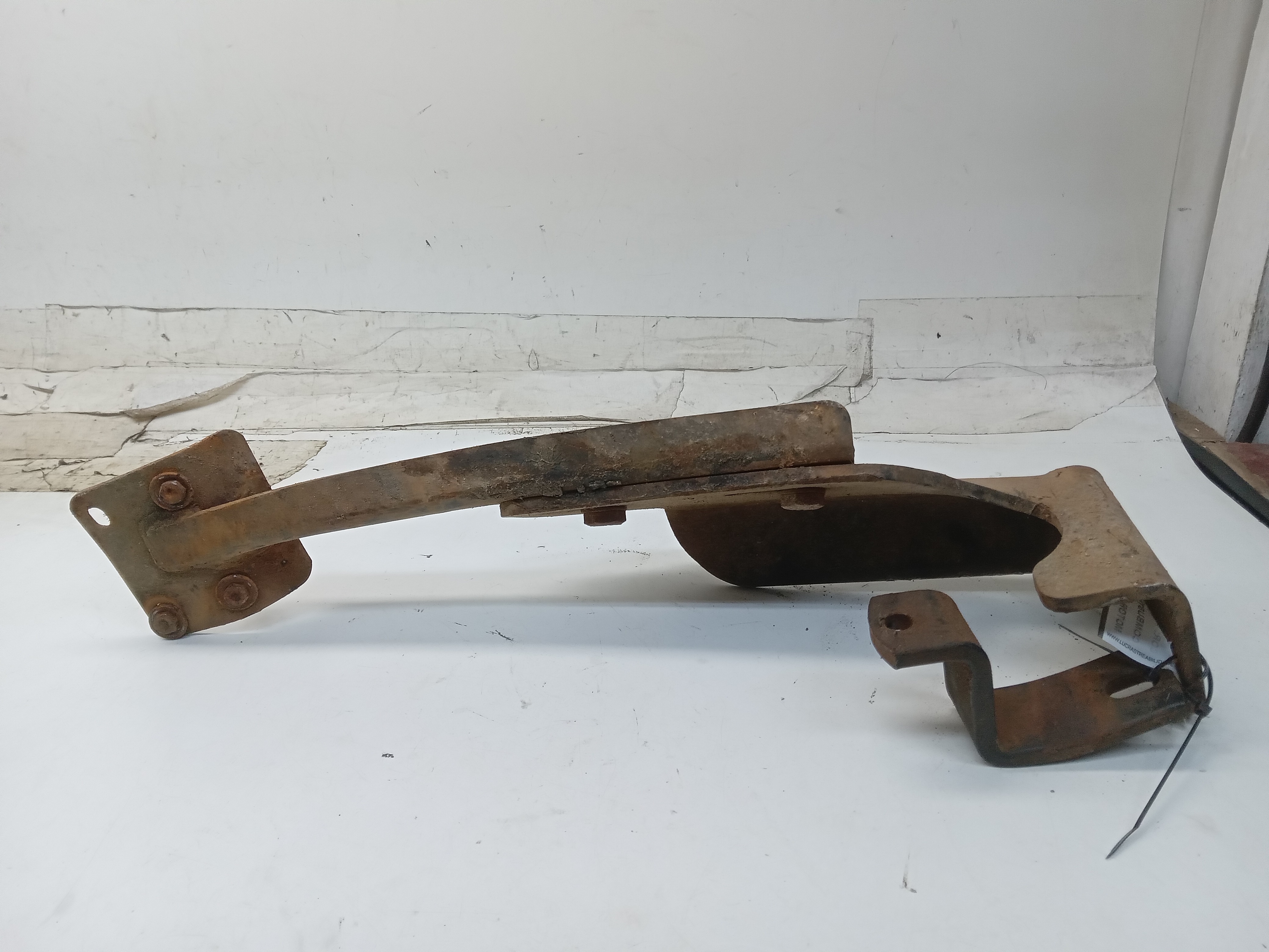 SUPORTE ESTRIBO TRAS LD FORD RANGER 2008