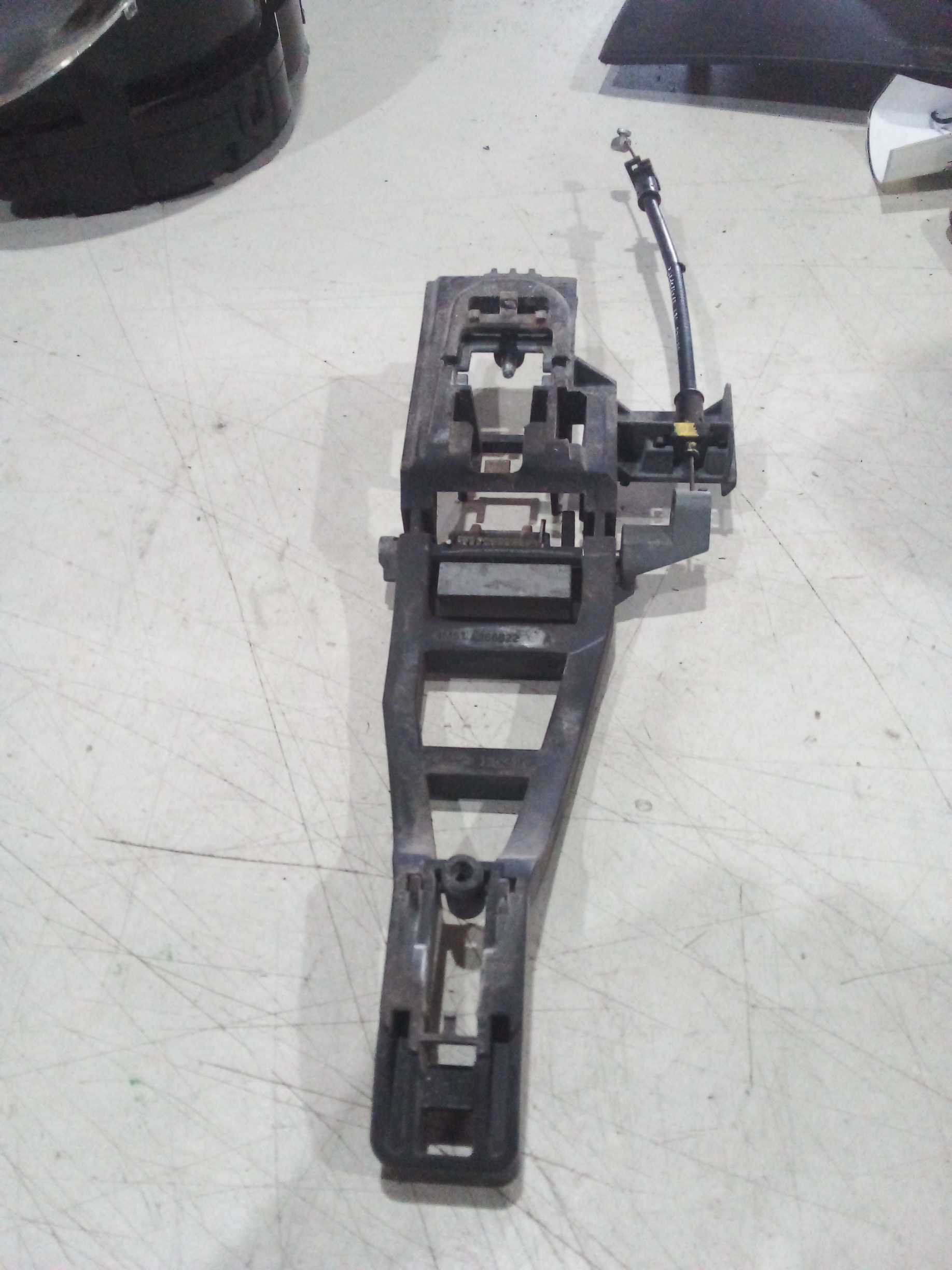 SUPORTE MACANETA TRAS DIREITA FOCUS 2O13 4M51S2s266b22