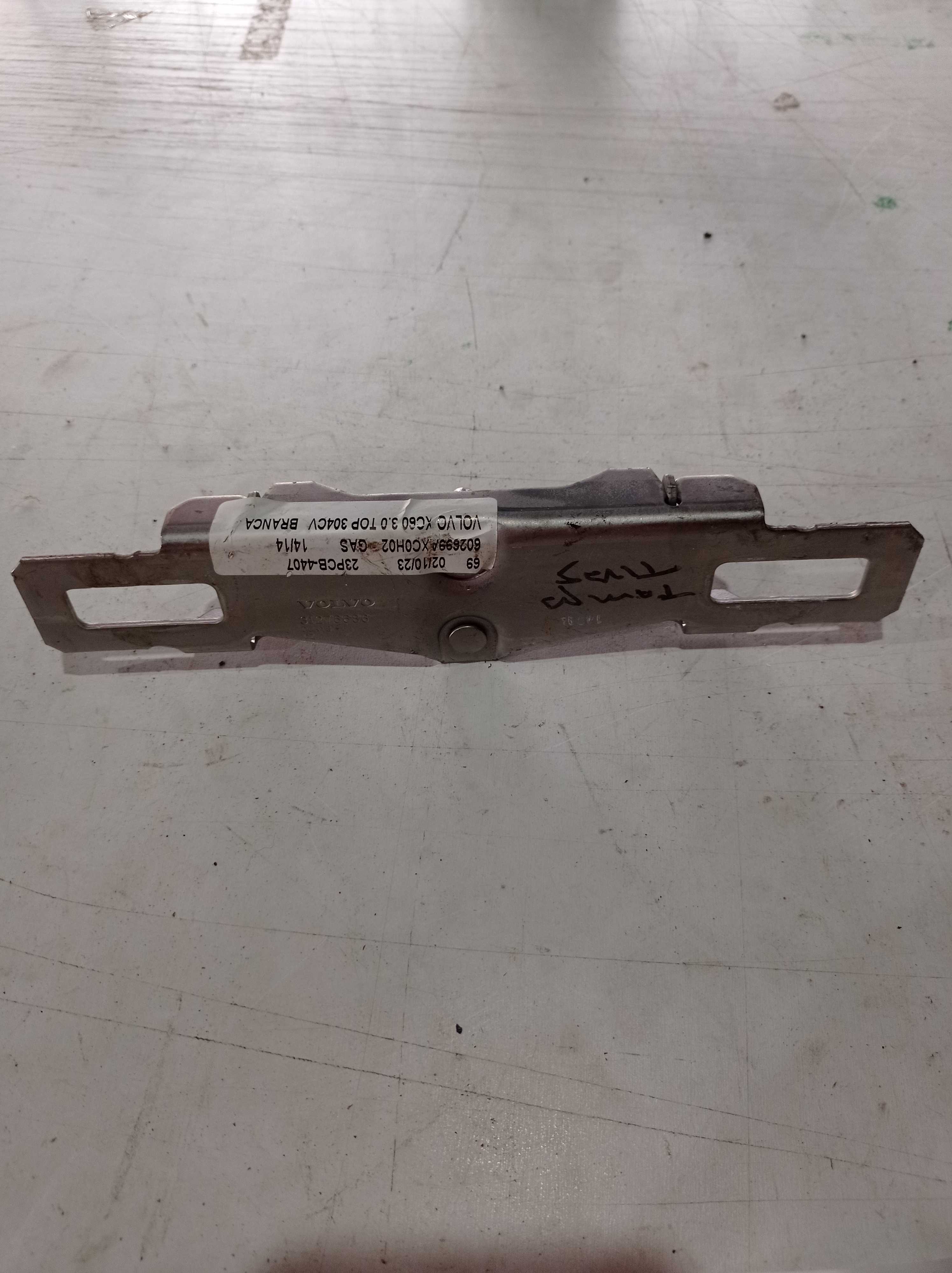 BATENTE FECHADURA PORTA MALAS VOLVO XC60 2014