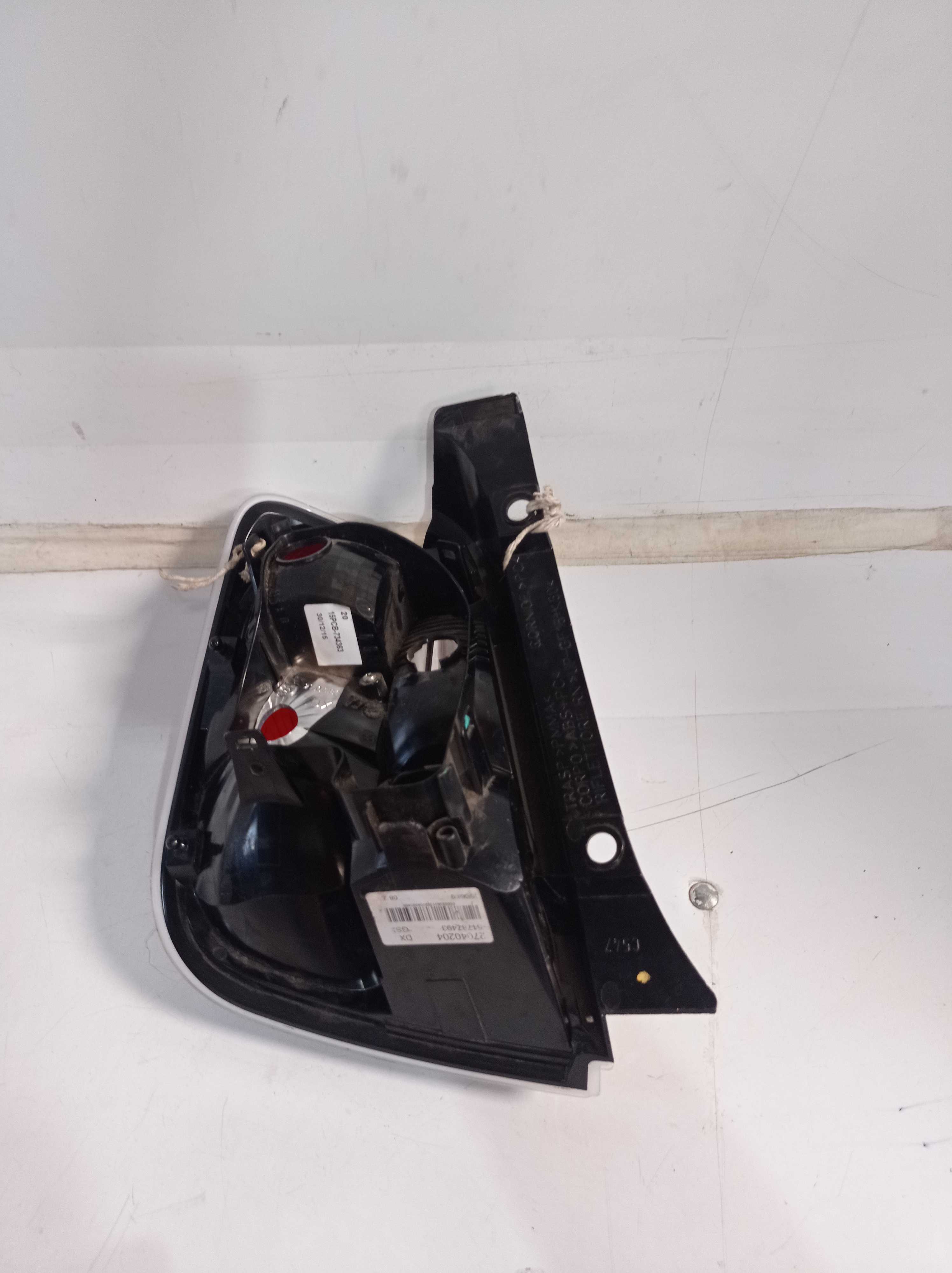 LANTERNA TRASEIRA DIREITA FIAT 500 2012 4
