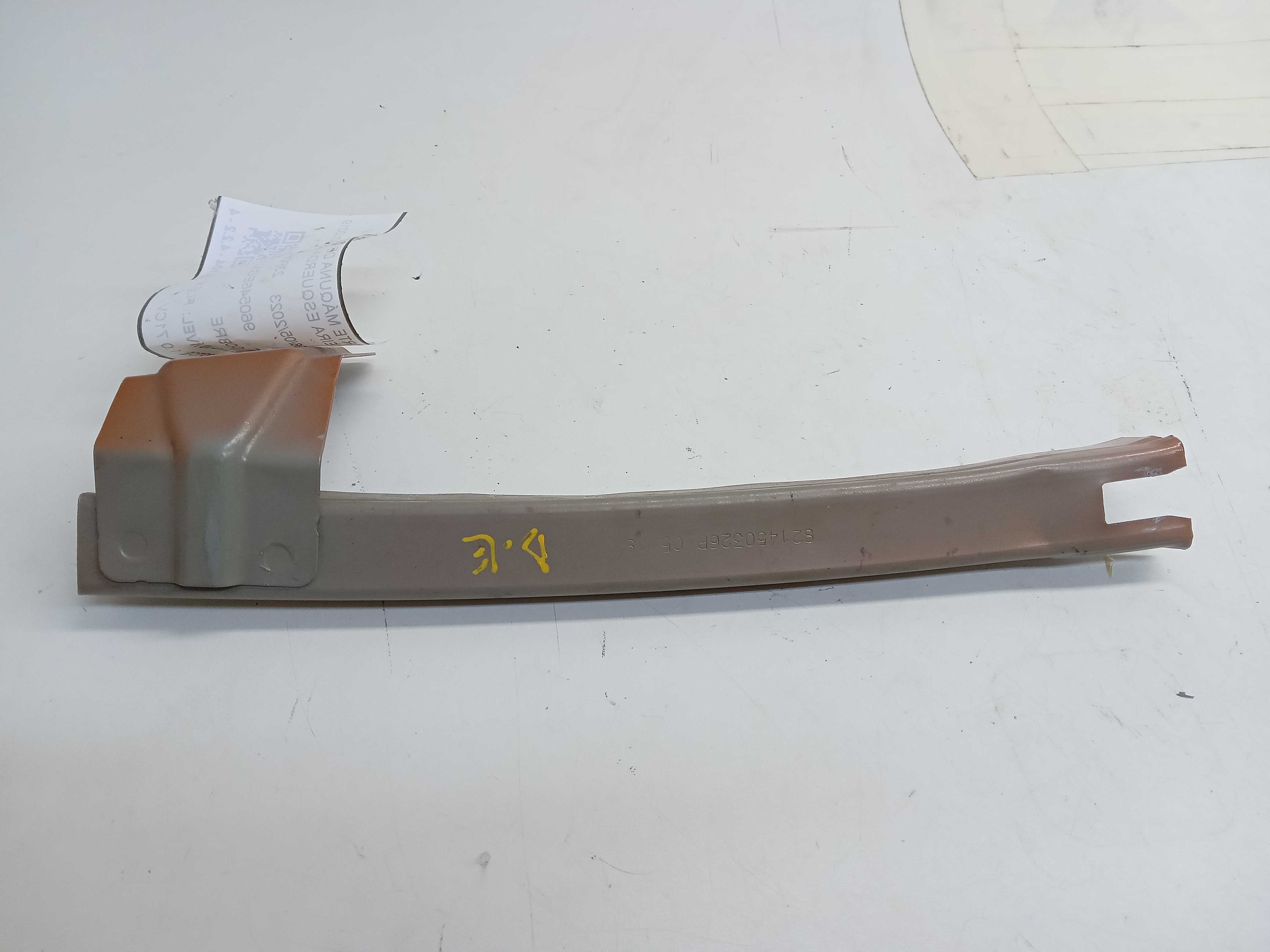 CANALETA INTERNA PORTA TRAS LE RENAULT KWID 2019 1