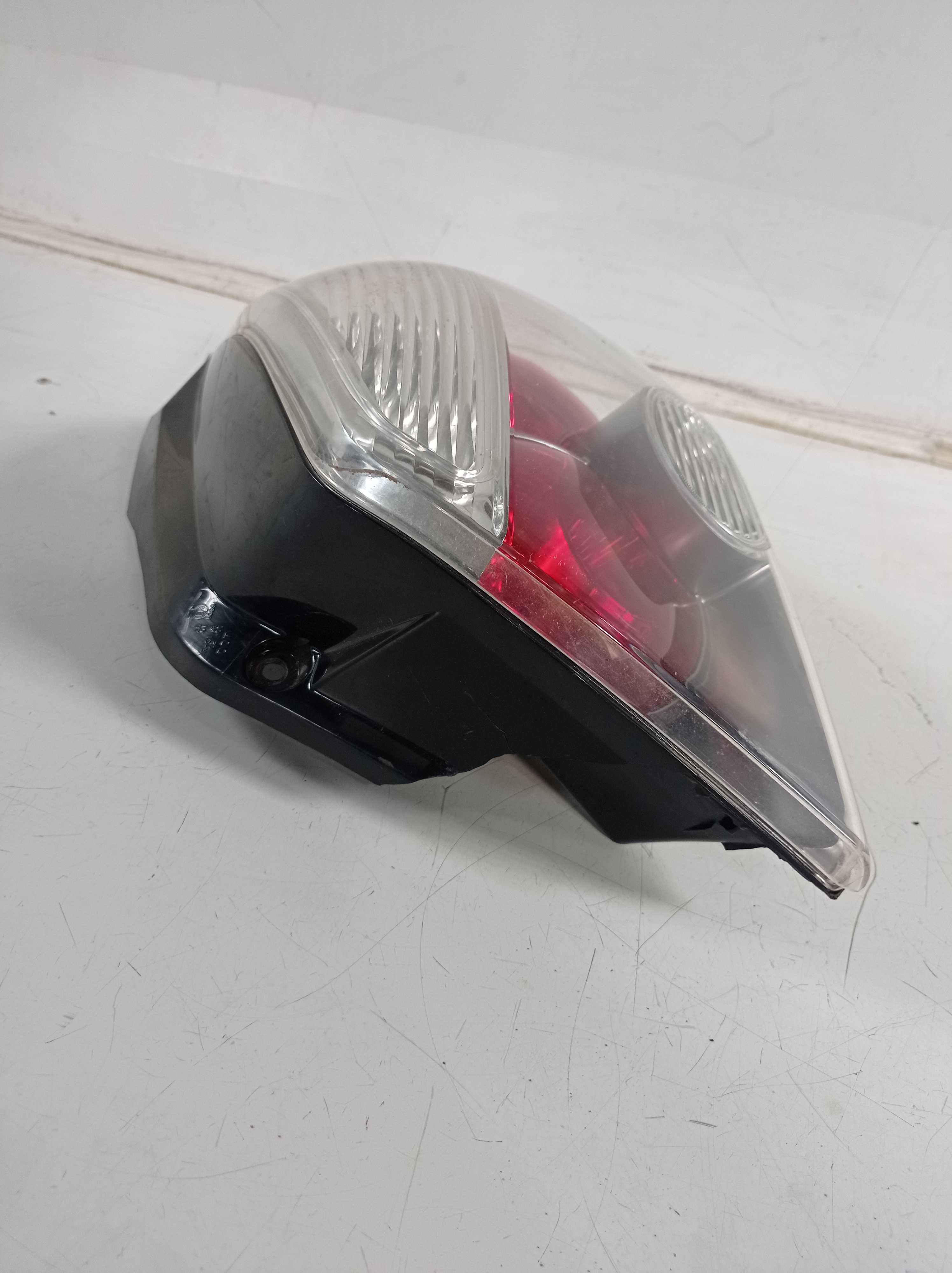 LANTERNA TRASEIRA DIREITA MITSUBISHI 2004 A 2007 RECUPERADA 3
