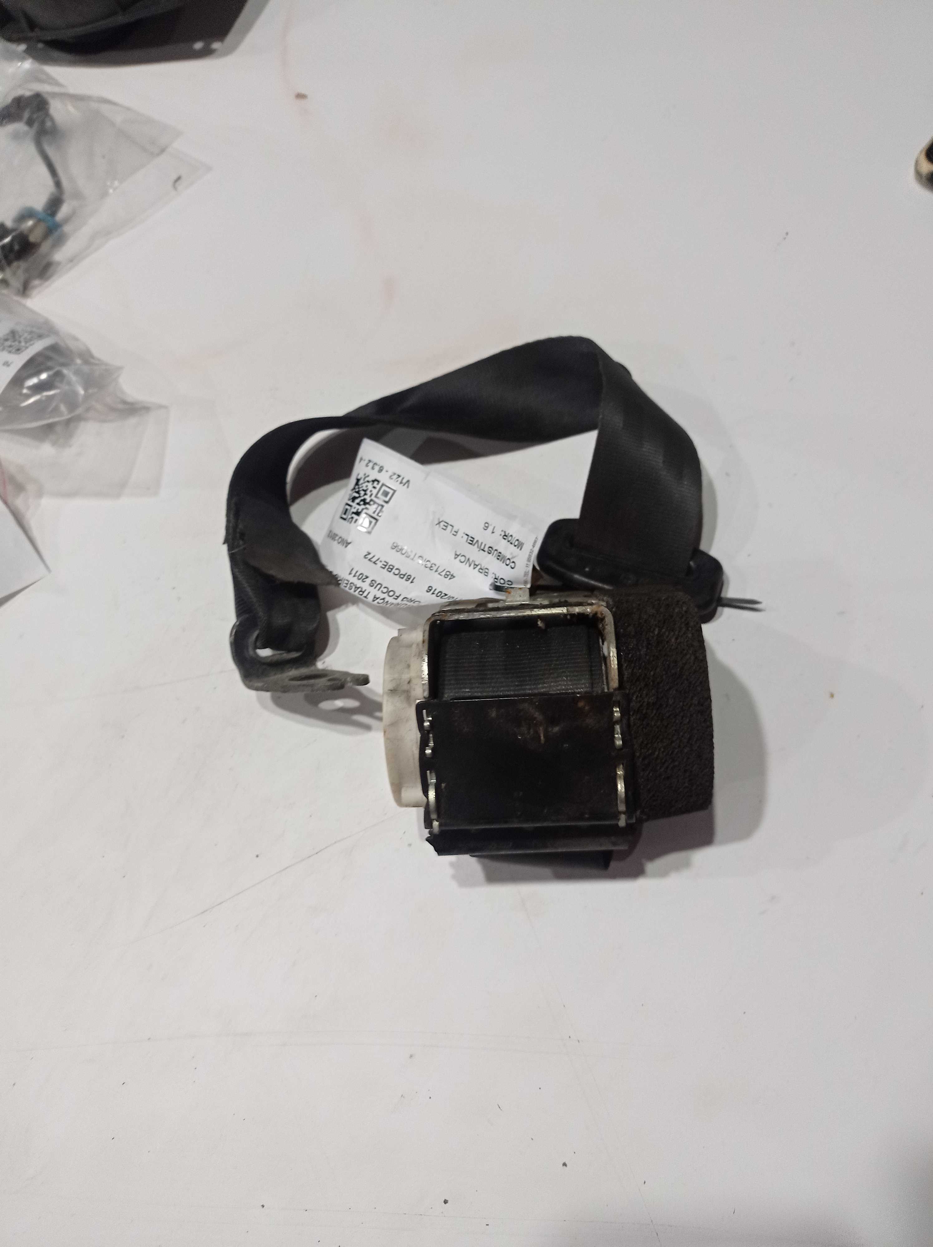 CINTO DE SEGURANÇA TRASEIRO DIREITO FORD FOCUS 2011  4m51a61