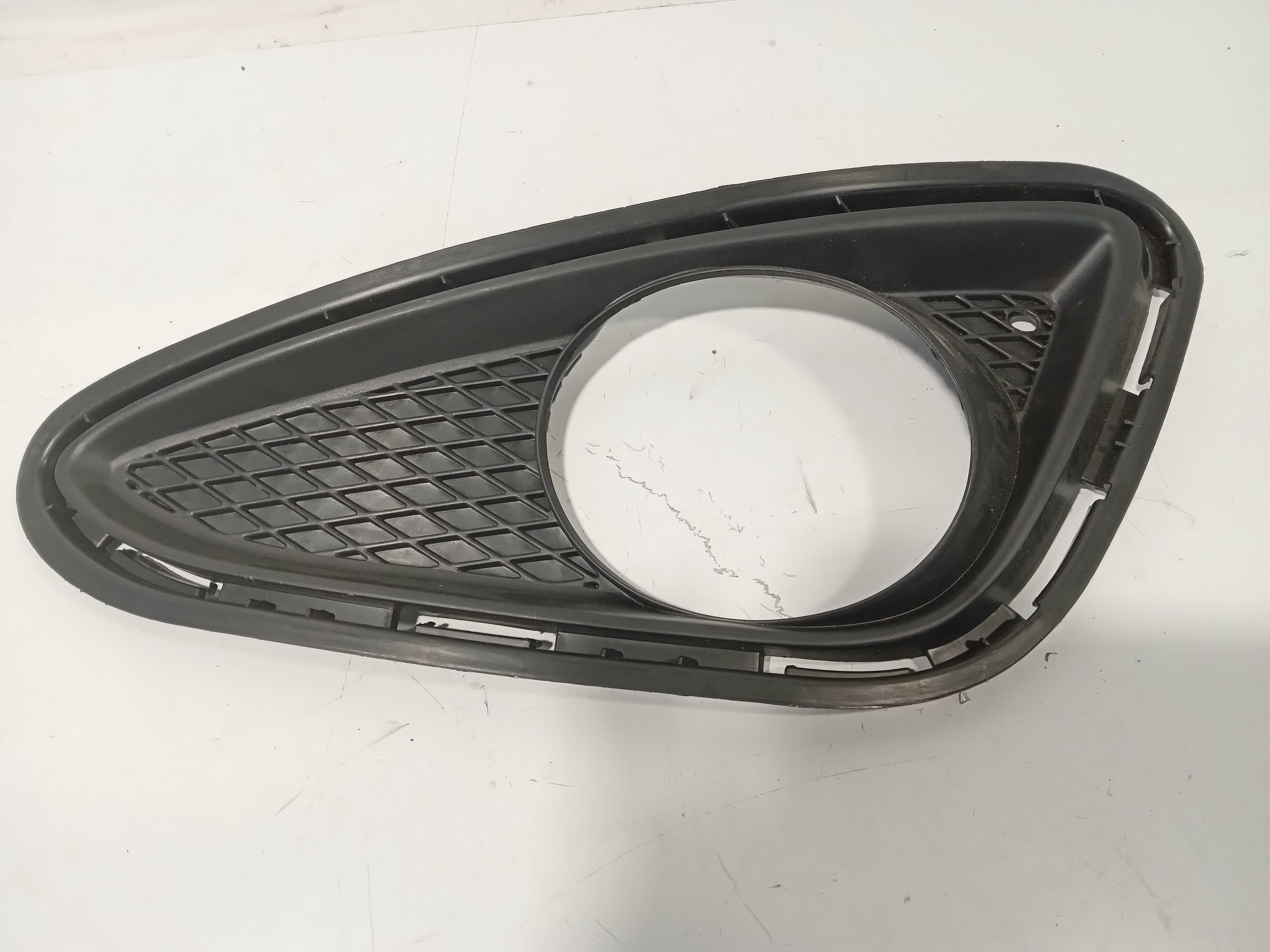 Moldura Grade Farol De Milha Lado Esquerdo Hyundai Hb20 2
