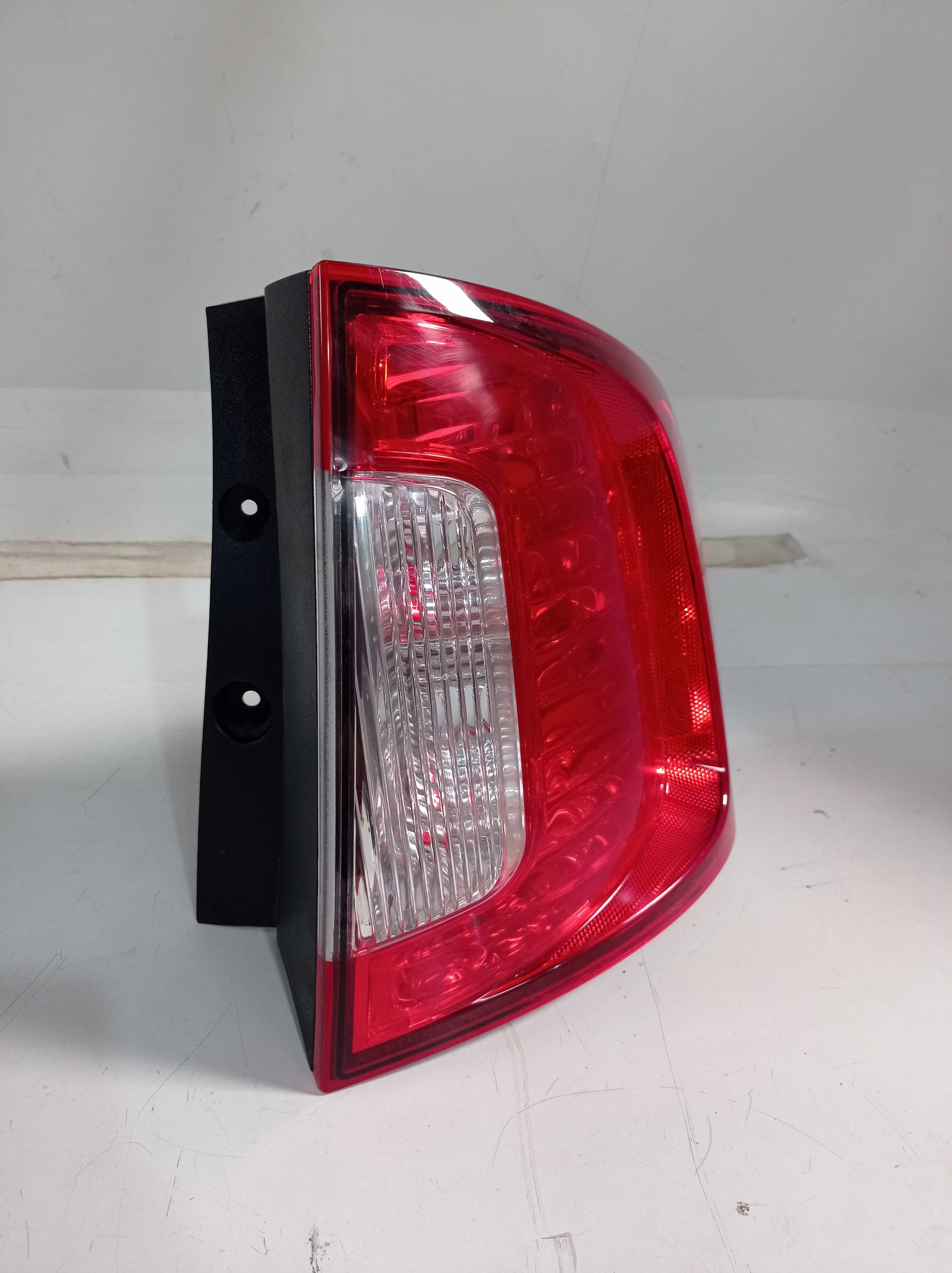 LANTERNA TRASEIRA DIREITA FORD EDGE 2012 A 2015 2
