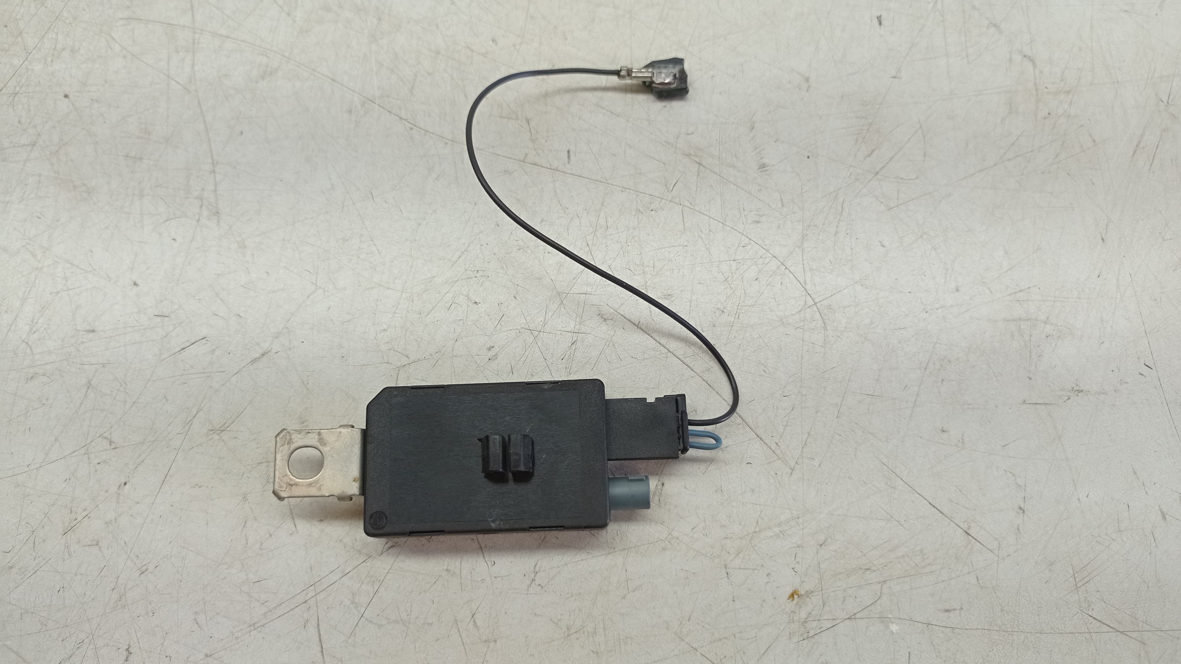 9666017880  ANTENA AMPLIFICADORA FM2 CITROEN DS4 TURBO 2014 2