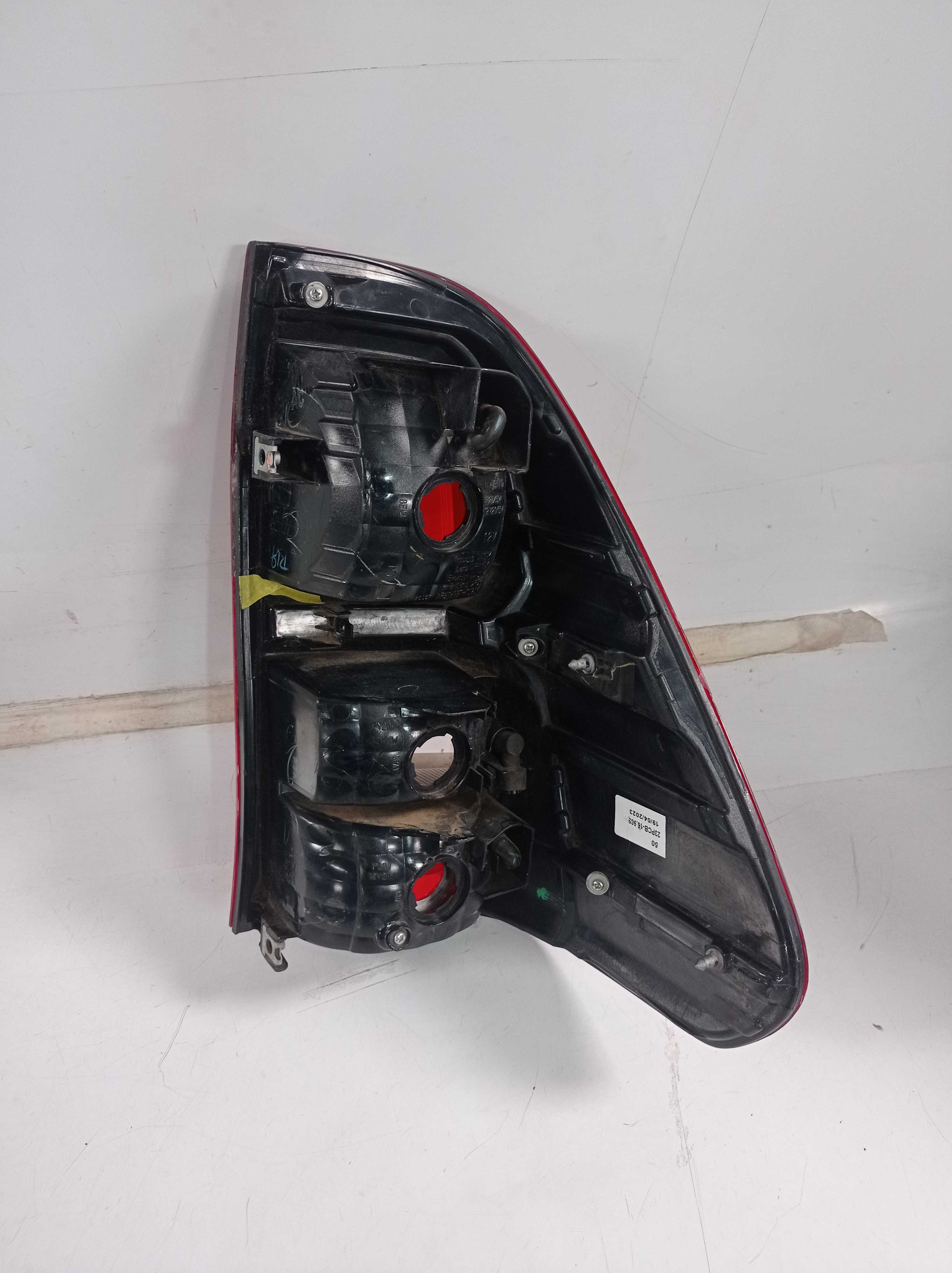 LANTERNA TRASEIRA ESQUERDA TOYOTA HILUX 2016 RECUPERADA 5