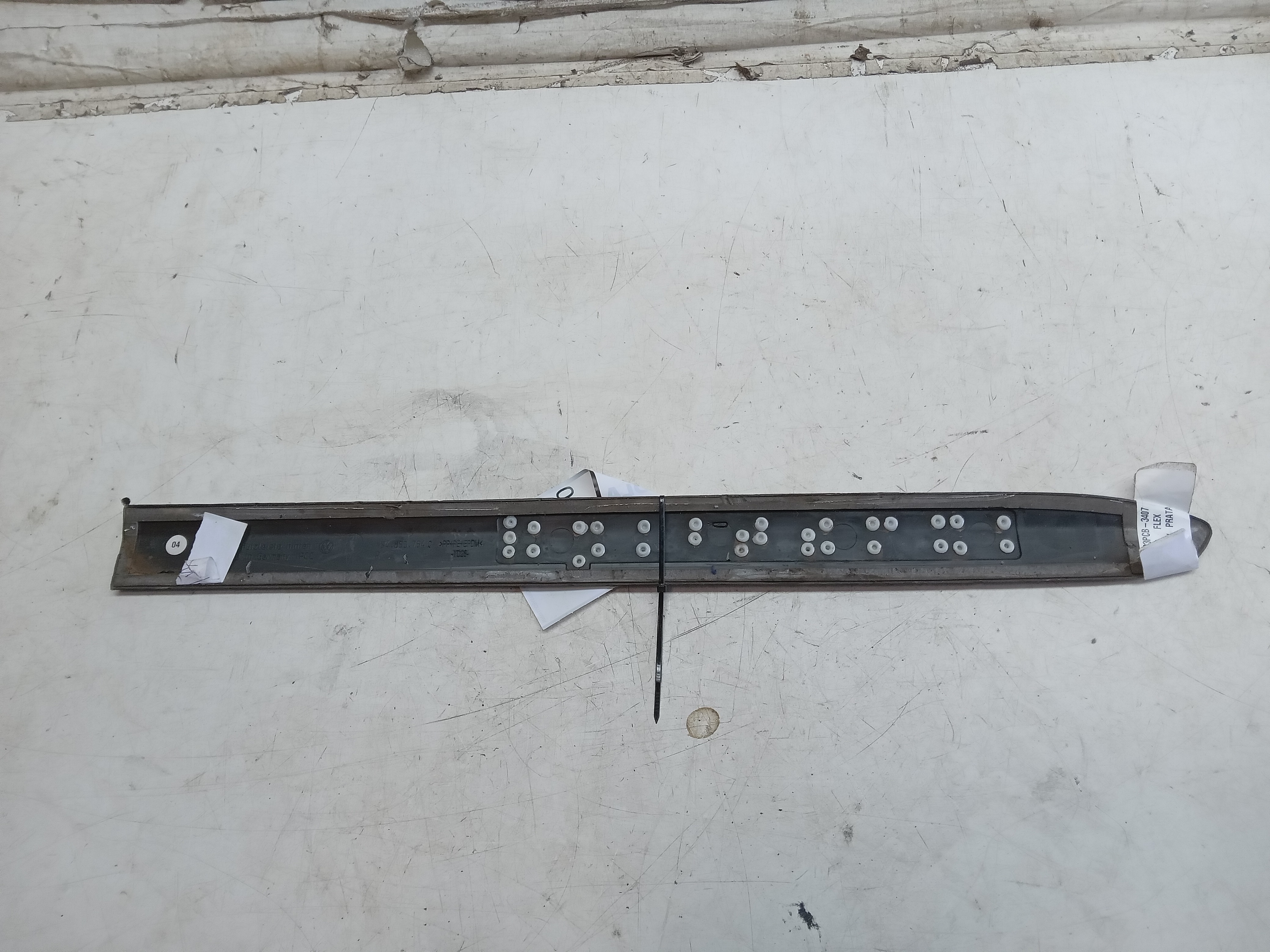 FRISO PORTA TRAS LD VW UP CROSS 2018 2