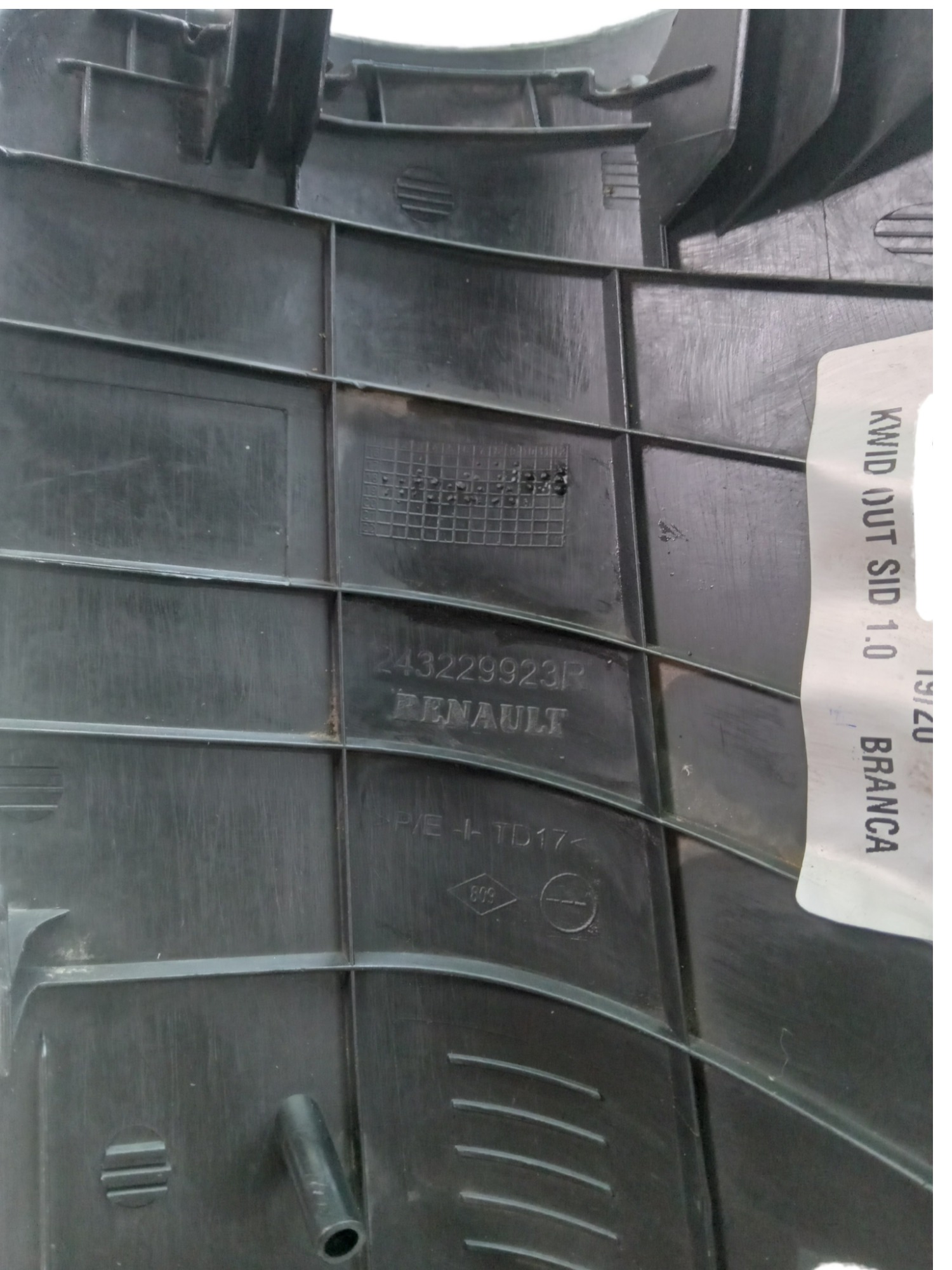 243229923r Moldura Lateral Painel Esq Renault Kwid 2017 2019 3