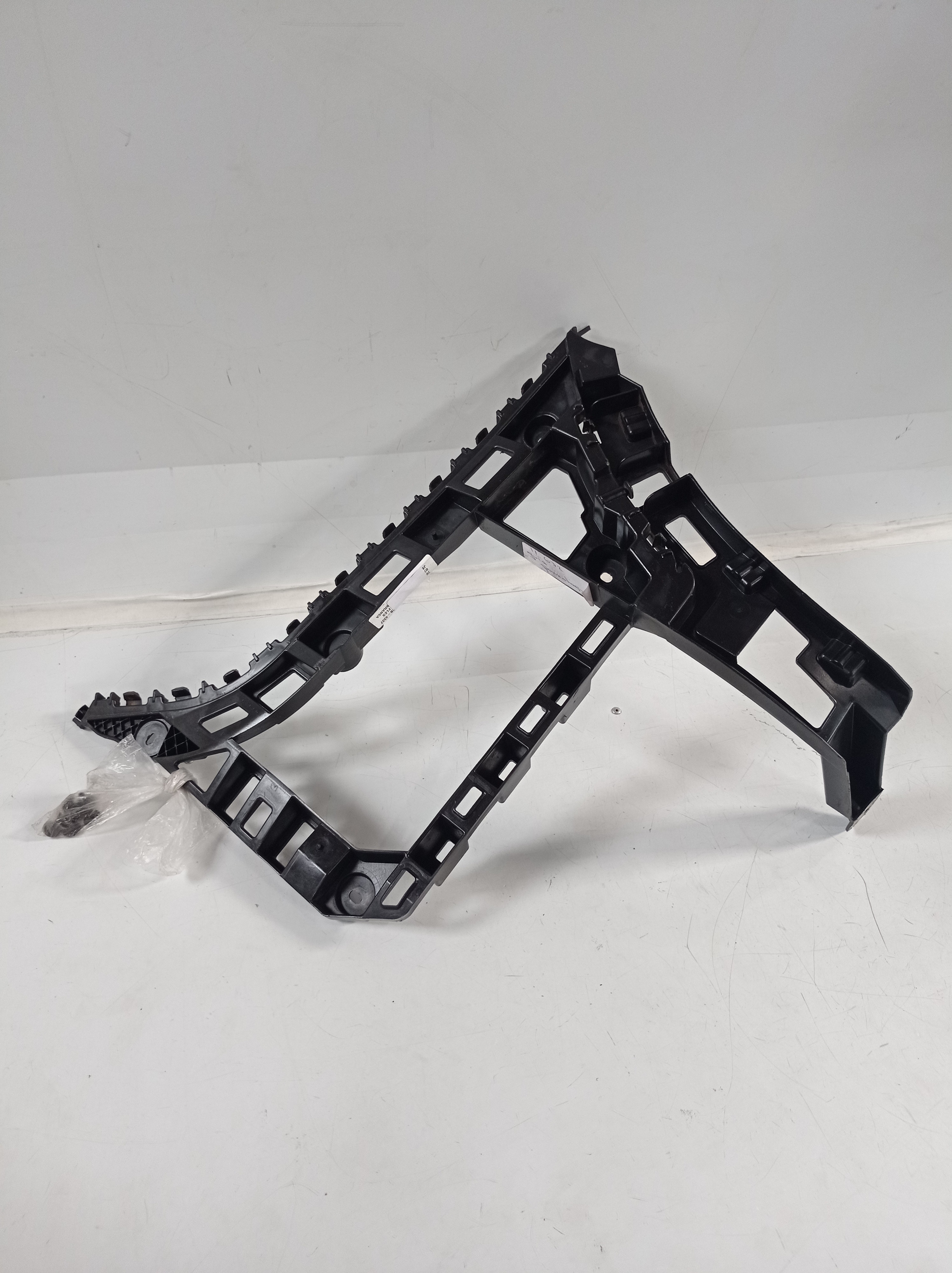 Suporte Parachoque Traseiro Direito Vw  Jetta 2012 2014 4