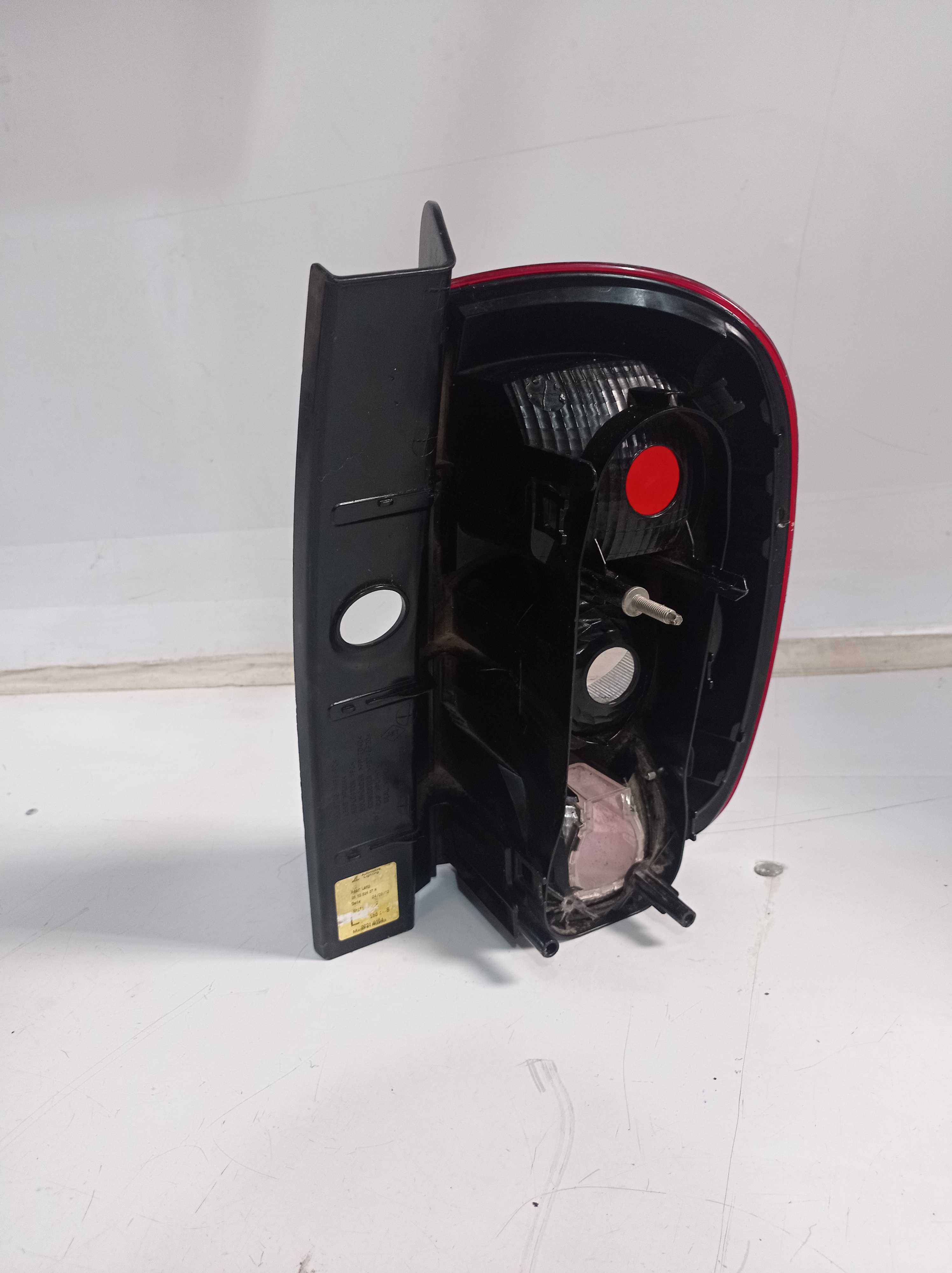 LANTERNA TRASEIRA ESQUERDA RENAULT DUSTER 2012 A 2014 4