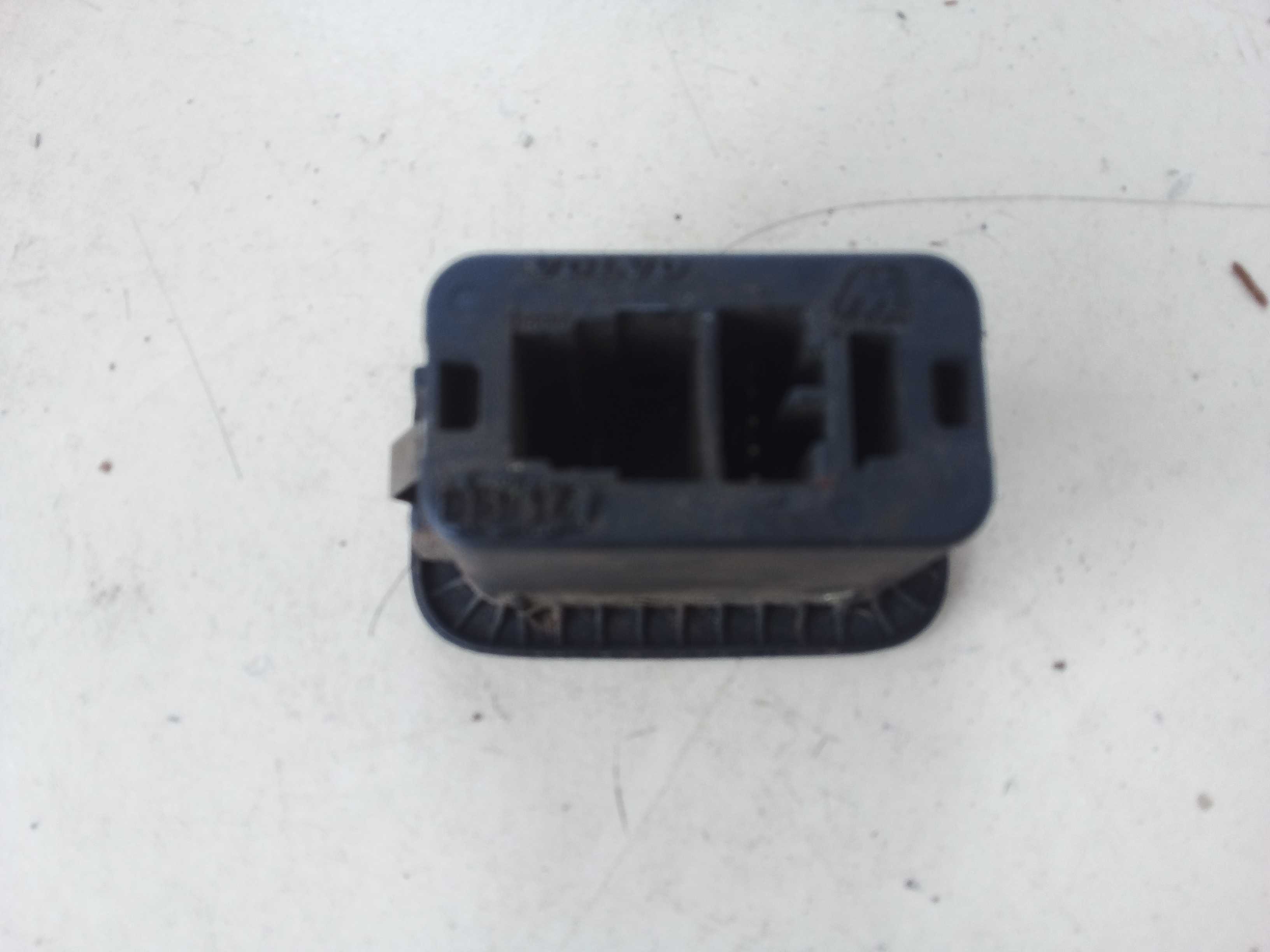 BOTAO ABERTURA PORTA MALAS VOLVO XC60 2014 1