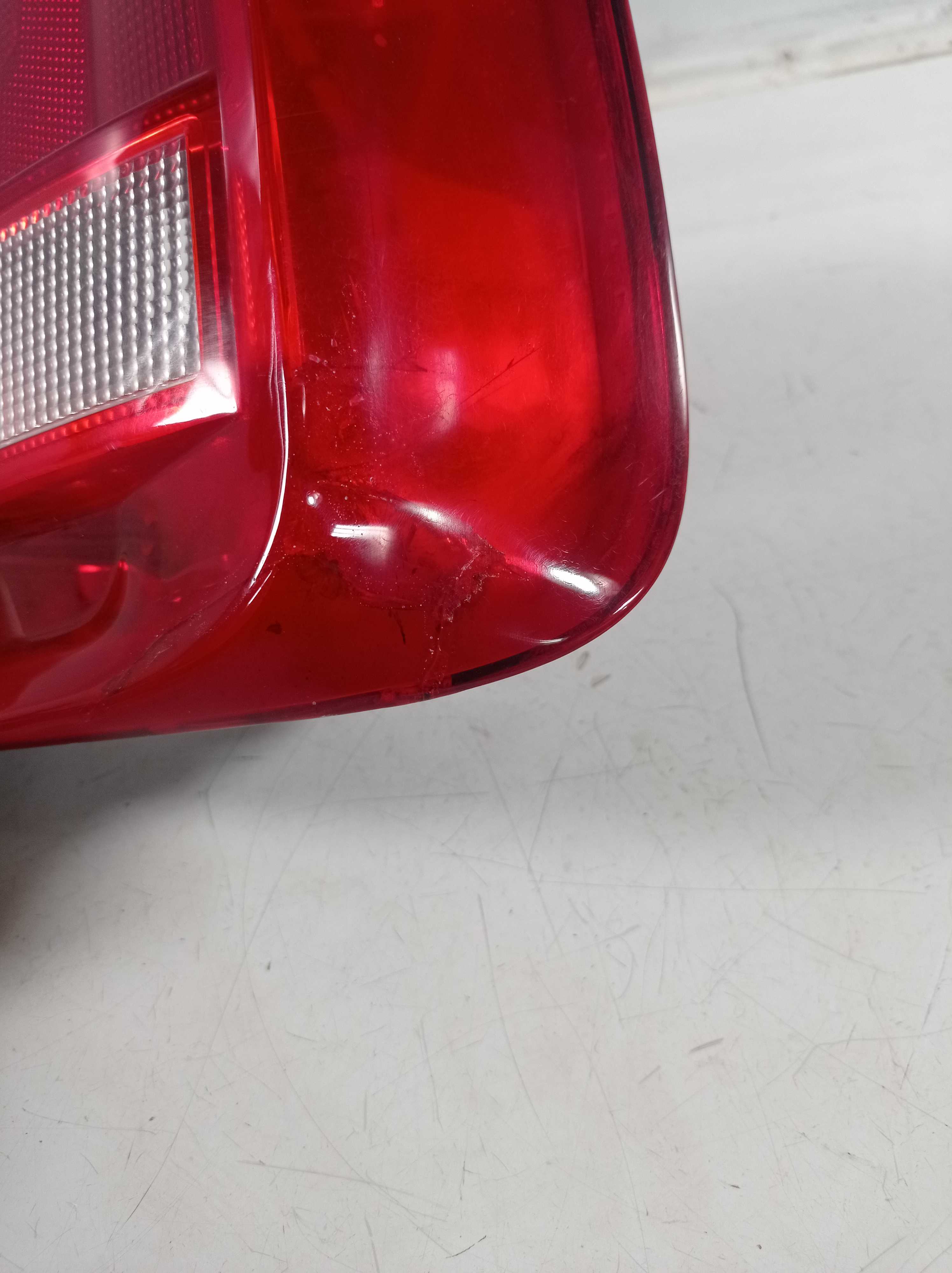 LANTERNA TRASEIRA DIREITA VW SAVEIRO G7 17 21 RECUPERADA 2
