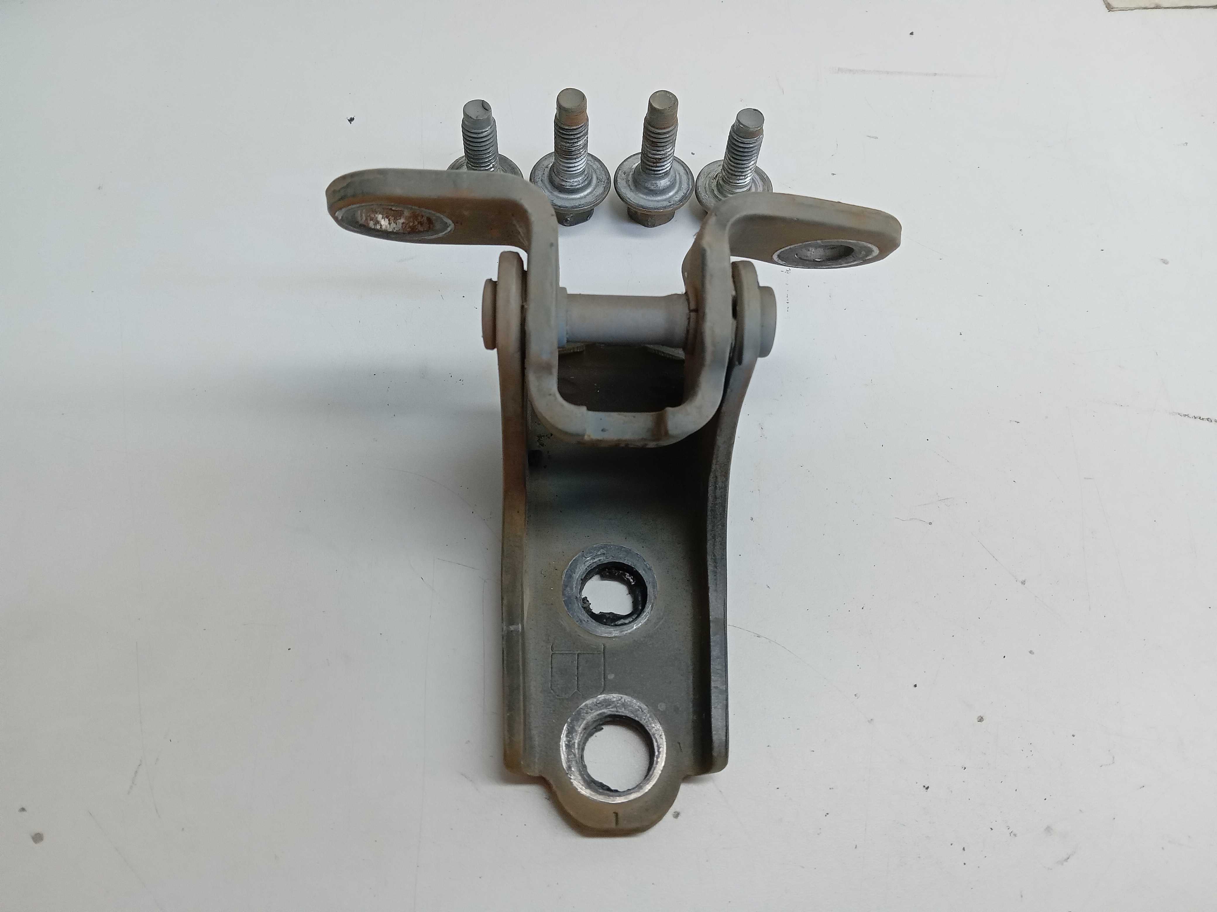 DOBRADIÇA SUPERIOR PORTA DIANTEIRA DIREITA Honda Civic 2005 1