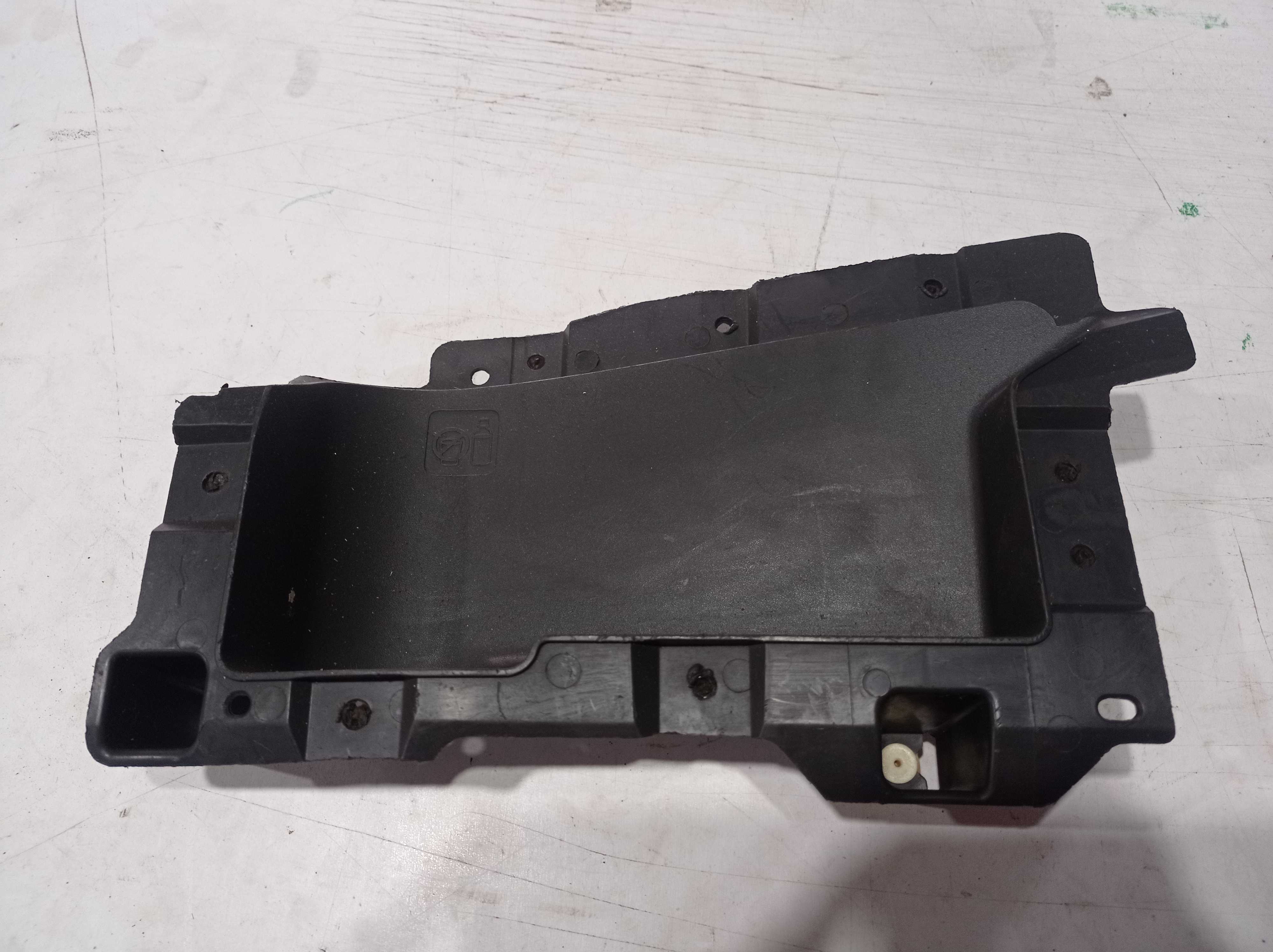 ACABAMENTO FORRO DIANTEIRO DIREITO GM S10 2012 A 2015 1