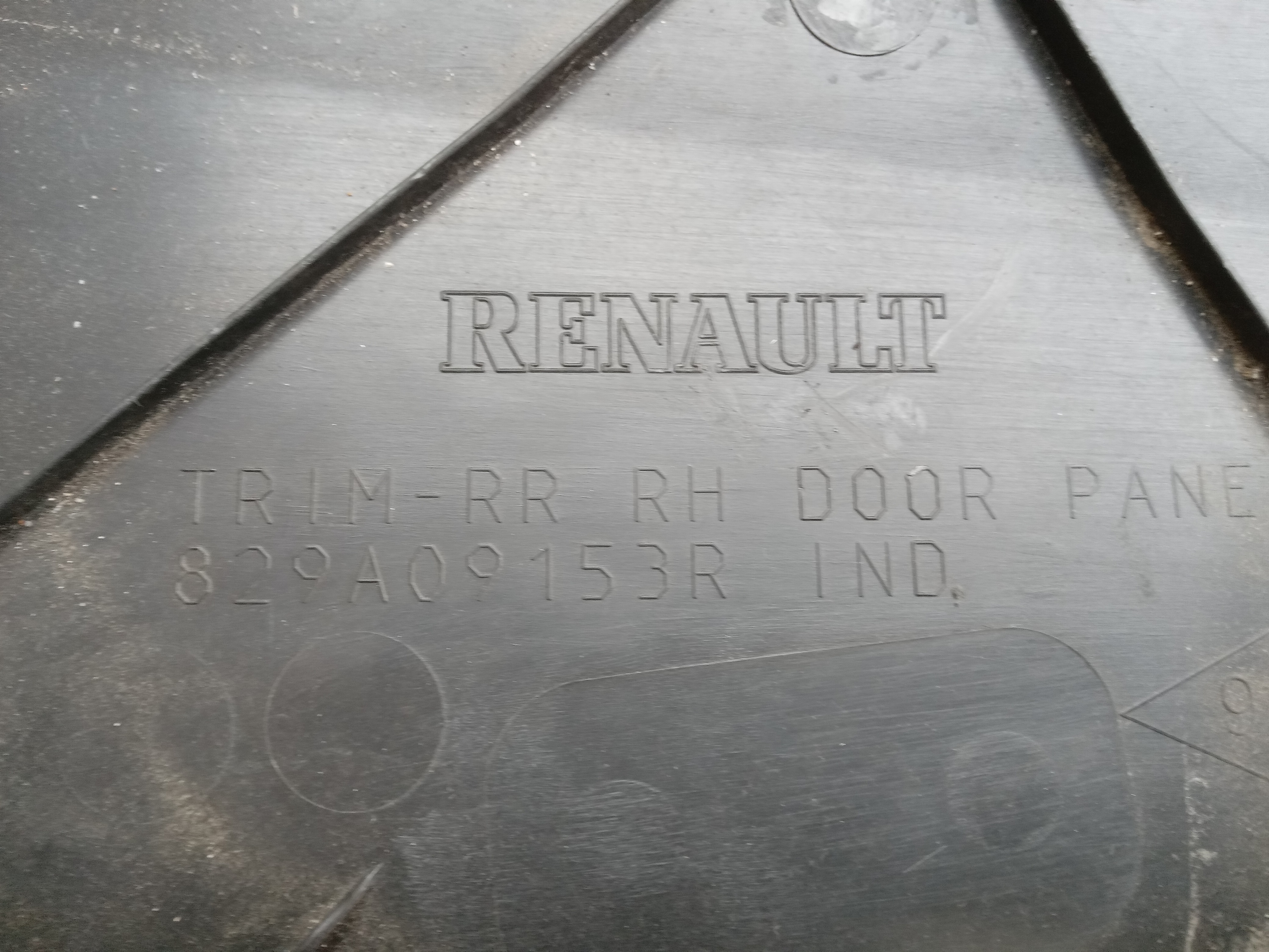 FORRO PORTA TRAS LD Renault Kwid 2019 3