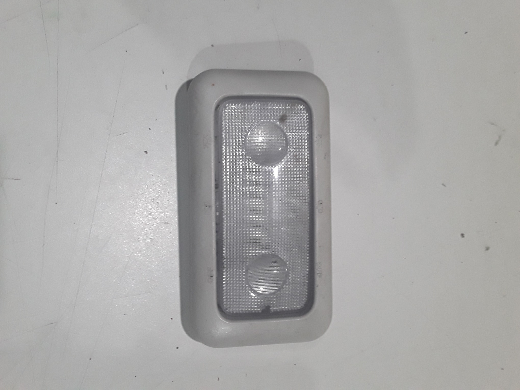 LUZ TETO FIAT MOBI EASY 2016 1