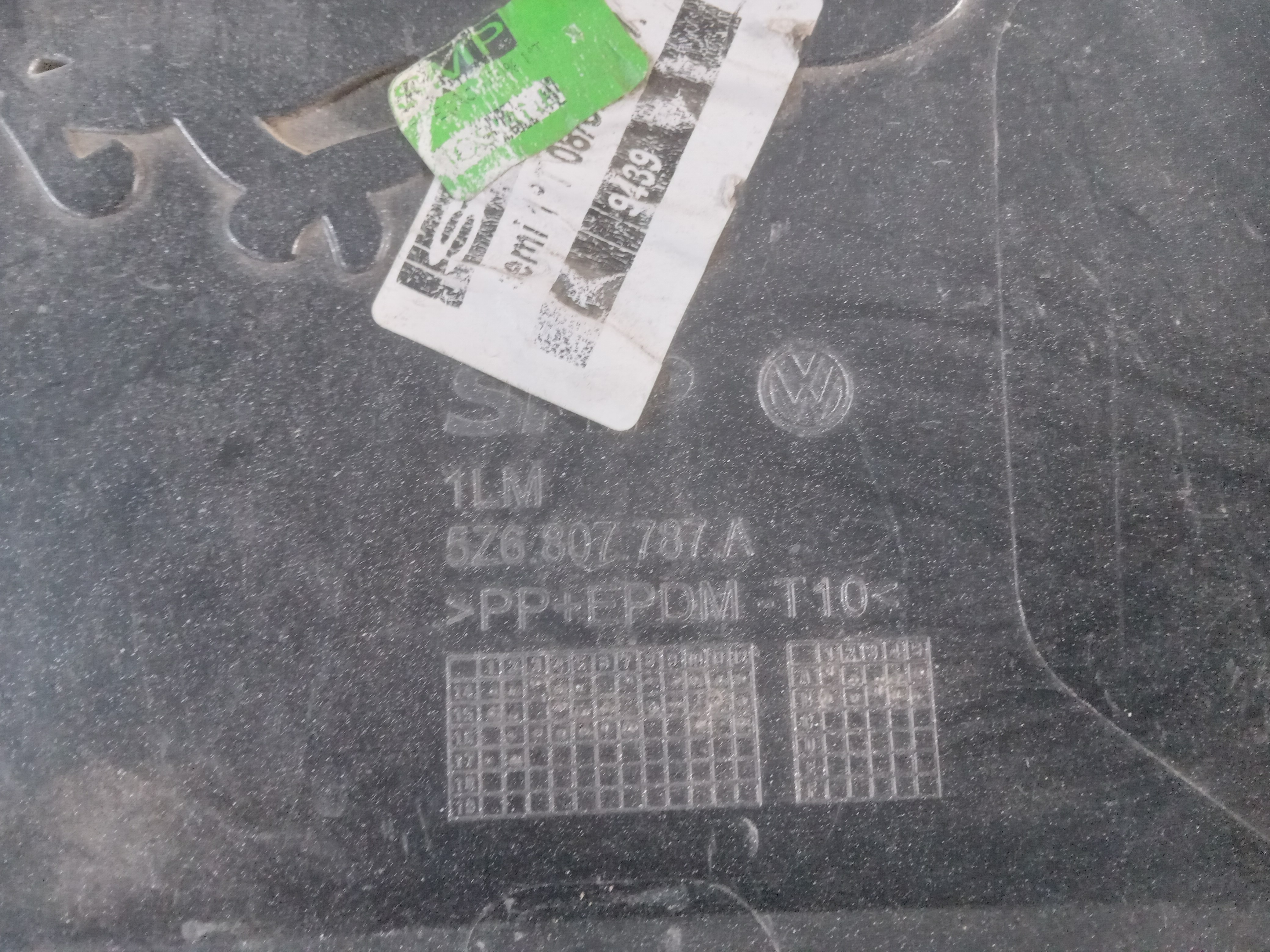 Moldura Esquerda Estepe Vw Crossfox Original 5z6807787a 4