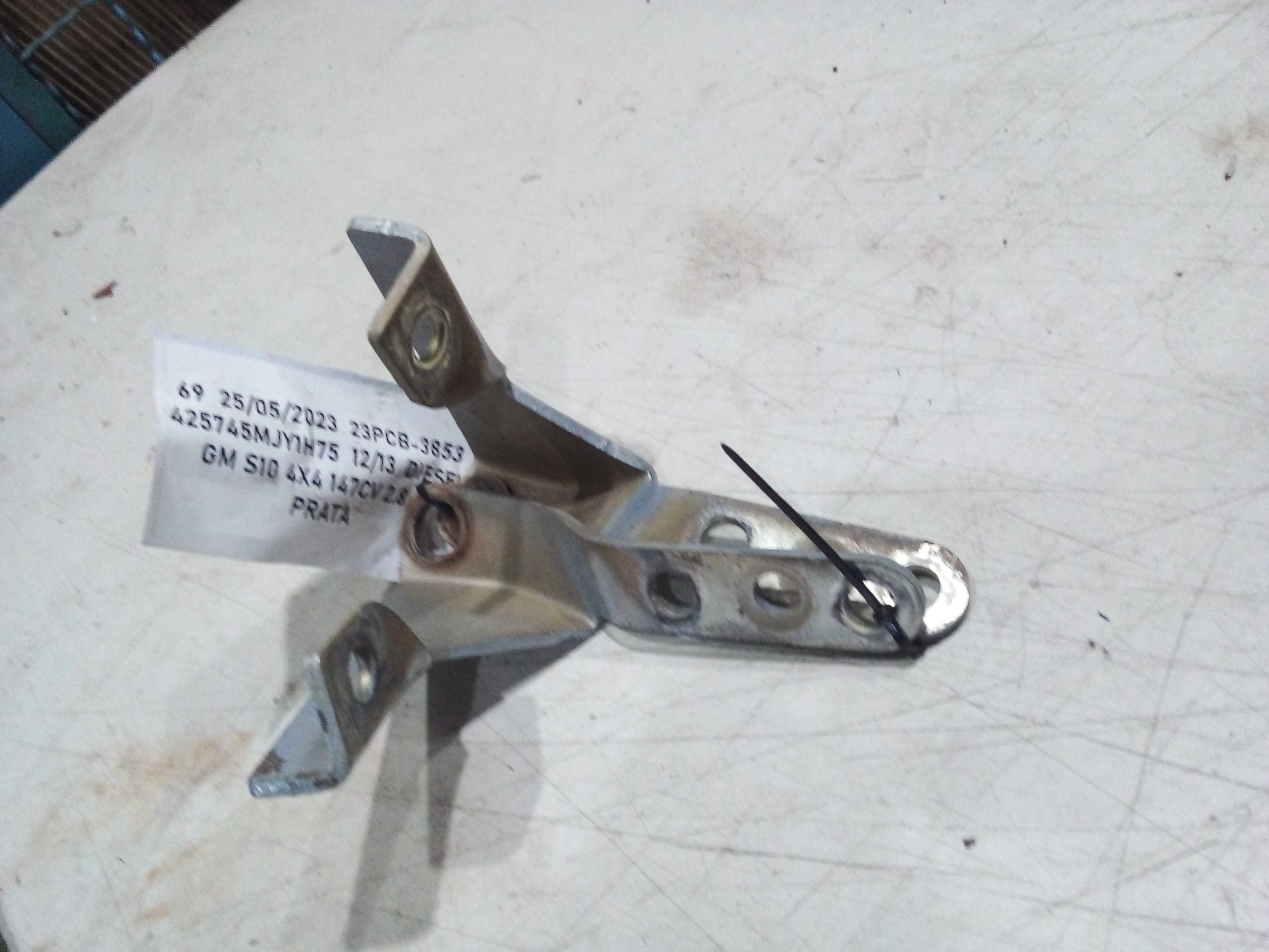 PAR DOBRADIÇA TAMPA CAÇAMBA S10  2013 2