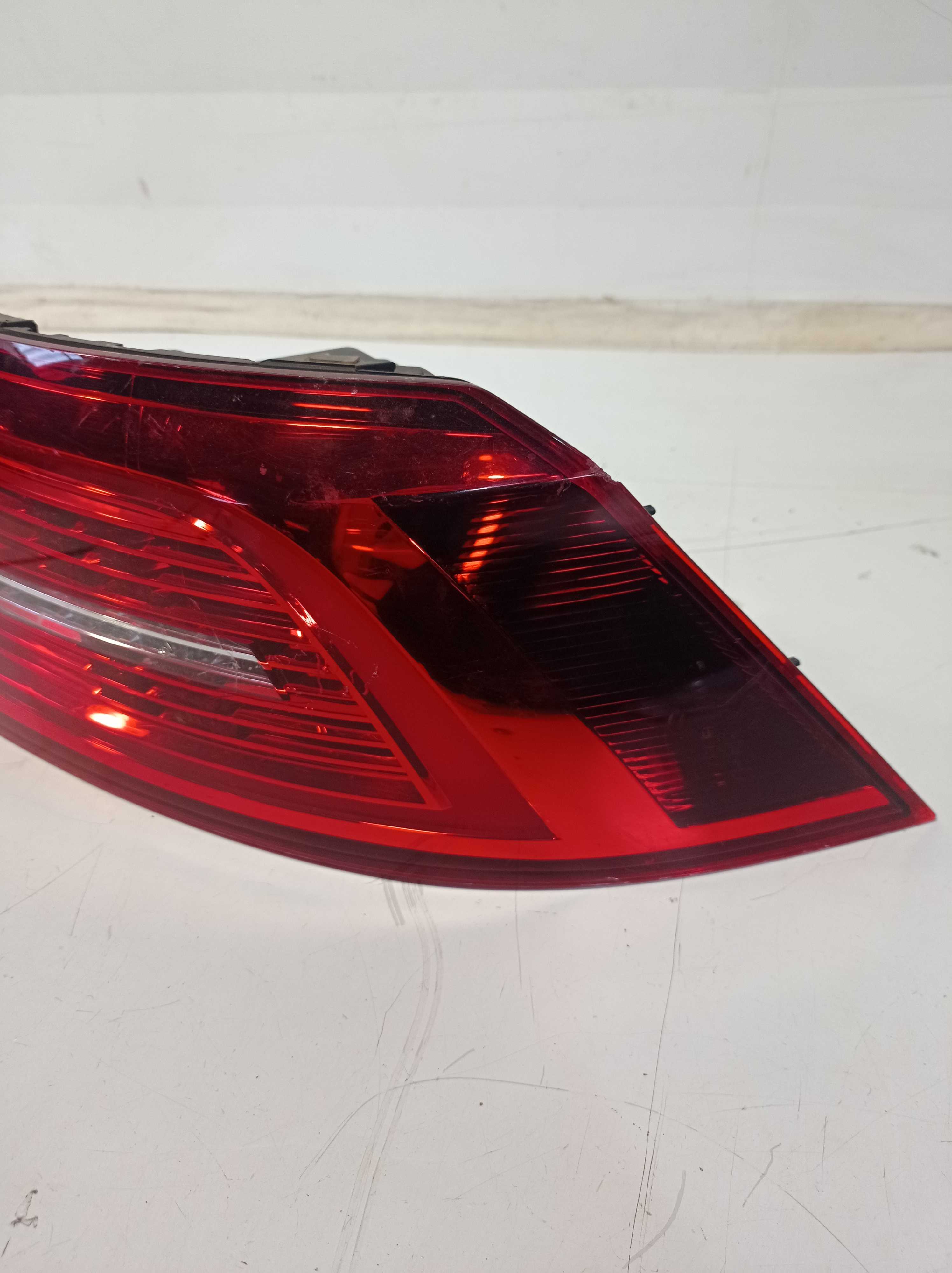 LANTERNA TRASEIRA DIREITA VOLKSWAGEN GOLF 2014 COM LED 2