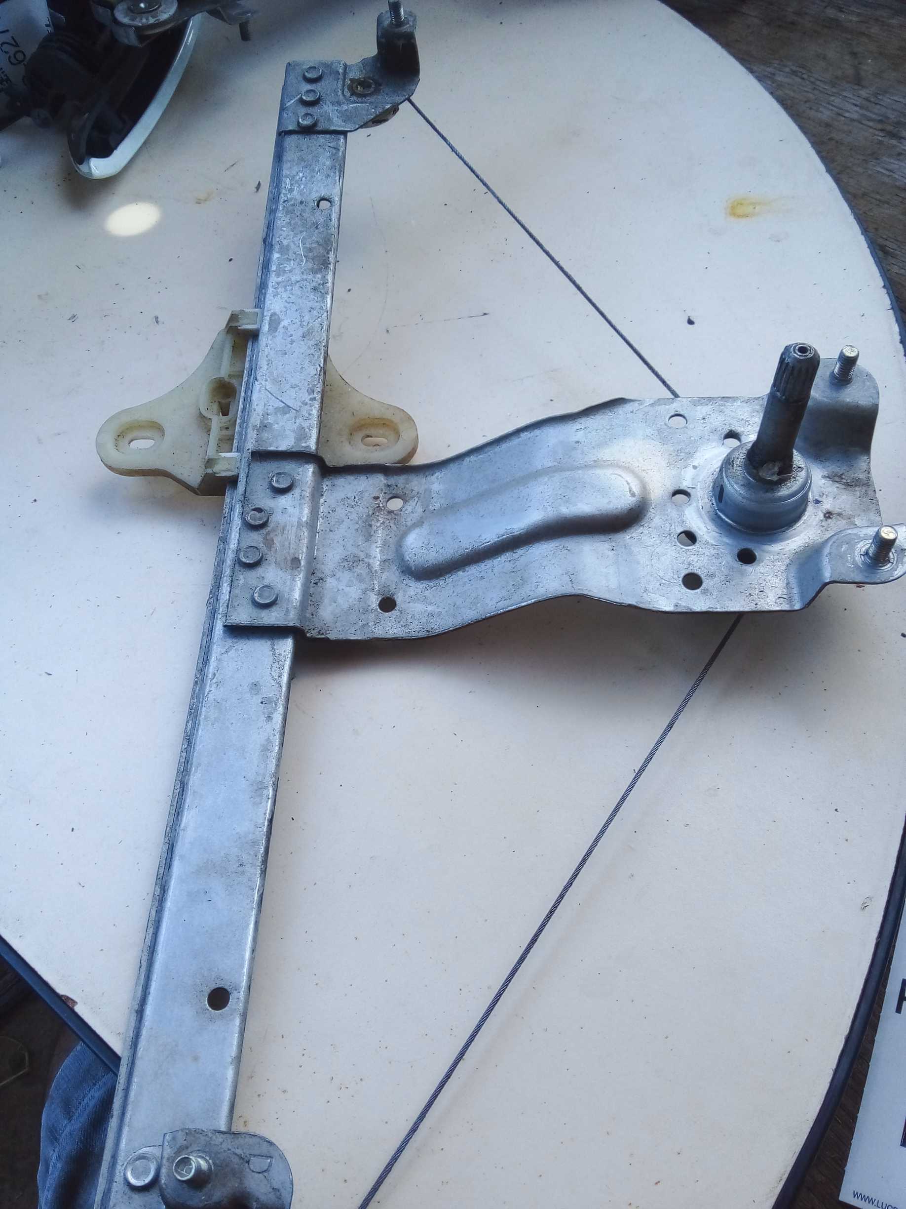 MAQUINA VIDRO MANUAL TRASEIRO DIREITO SANDERO LOGAN 2014 2