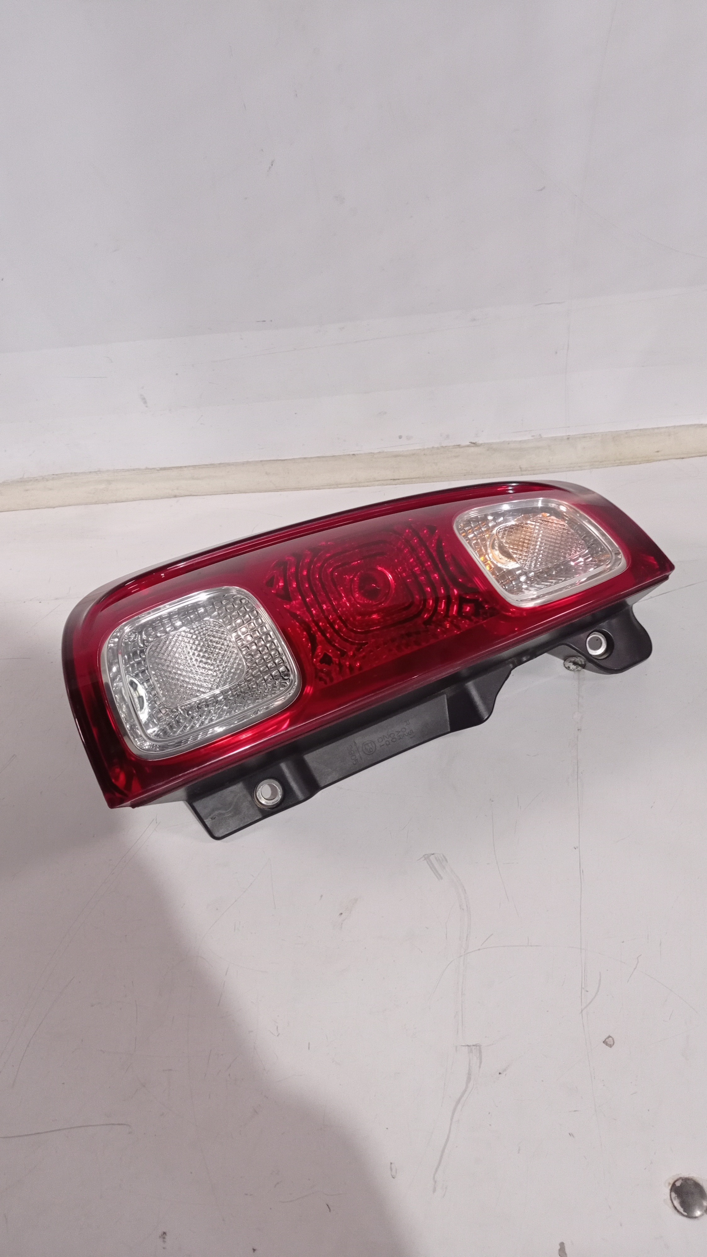 Lanterna Traseira Esquerda Fiat Uno Vivace 2014 Recuperada 4